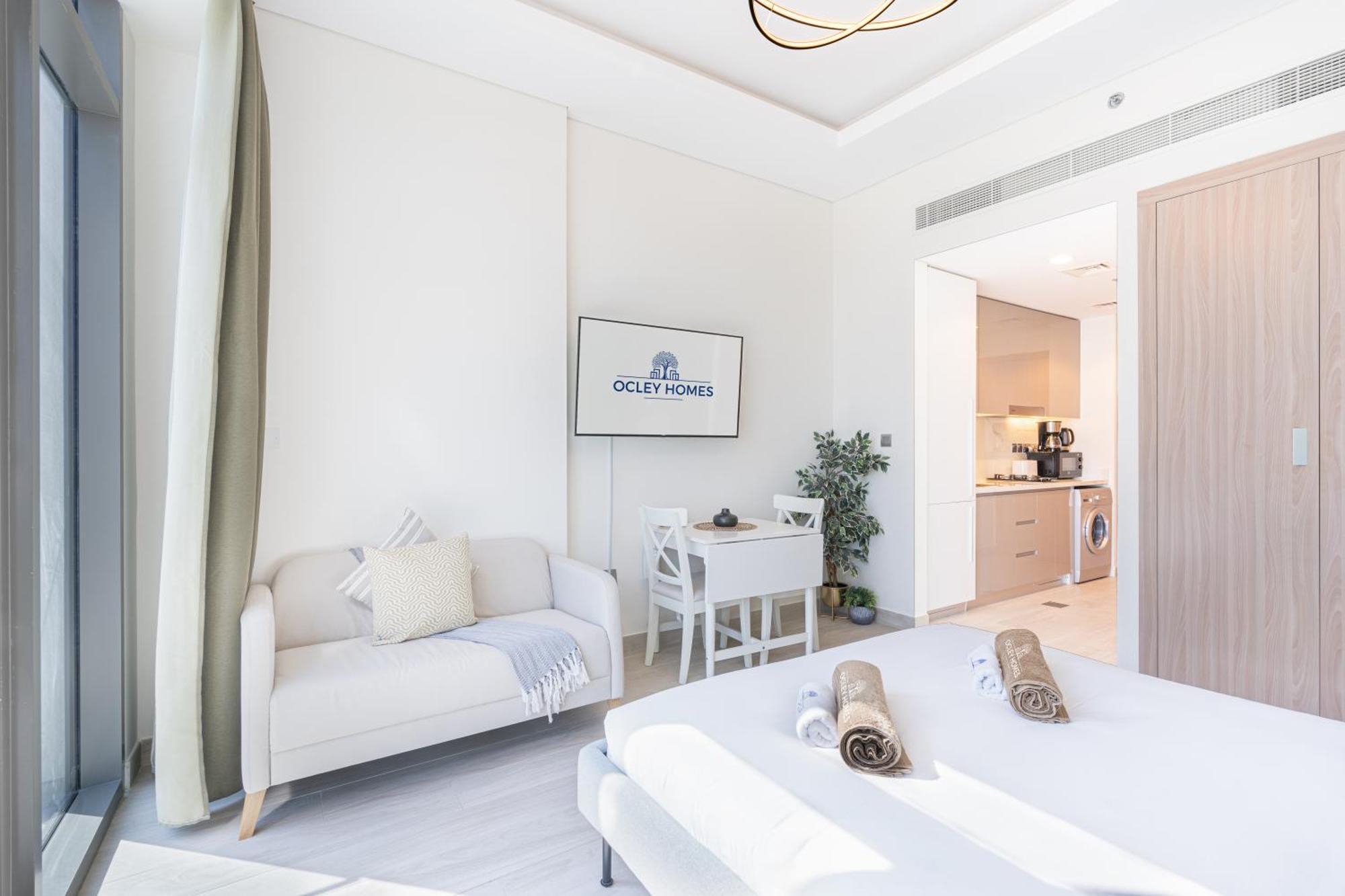 Apartment Modern Minutes Away From Downtown Dubai