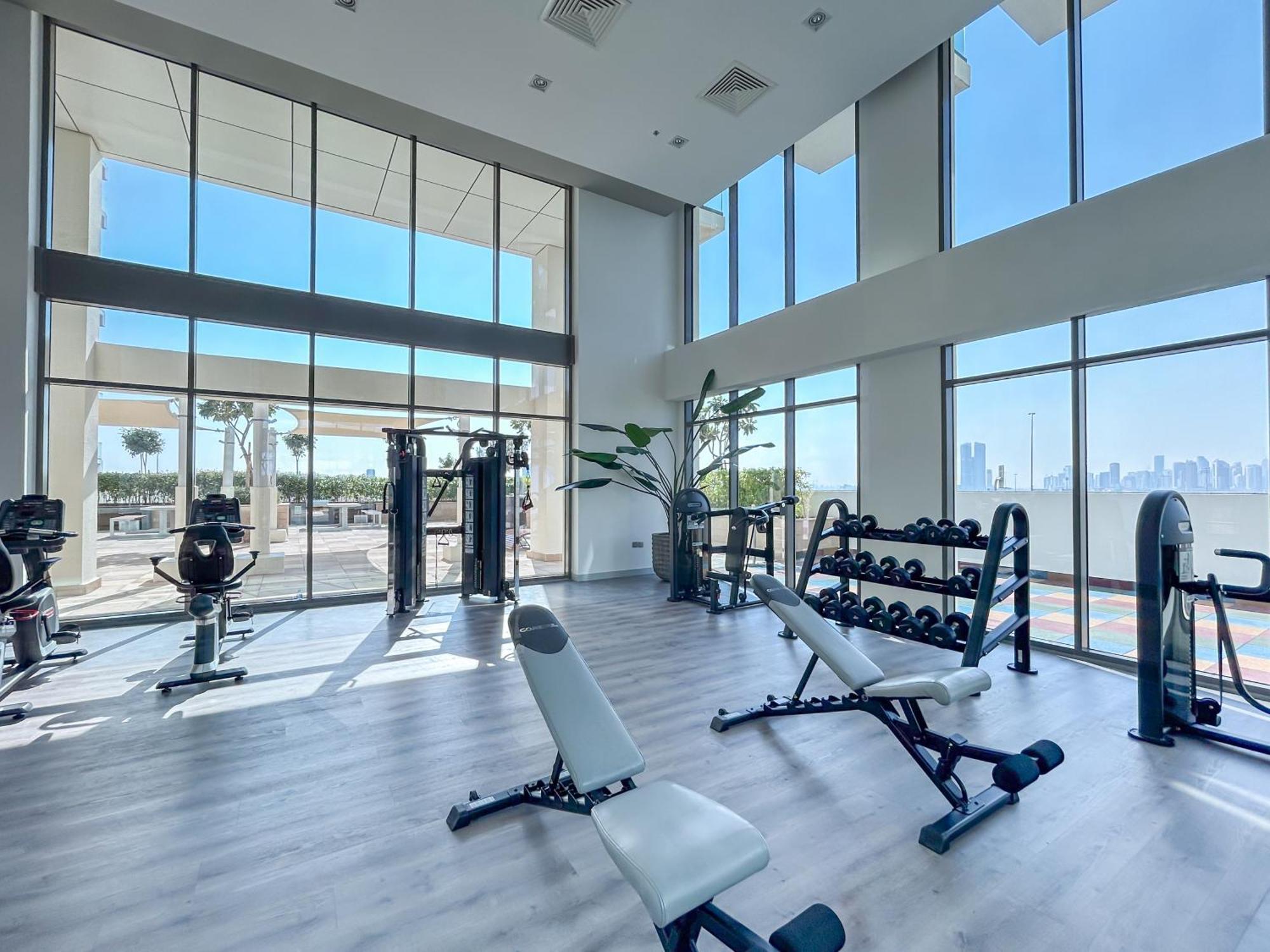 Apartment Modern Minutes Away From Downtown *