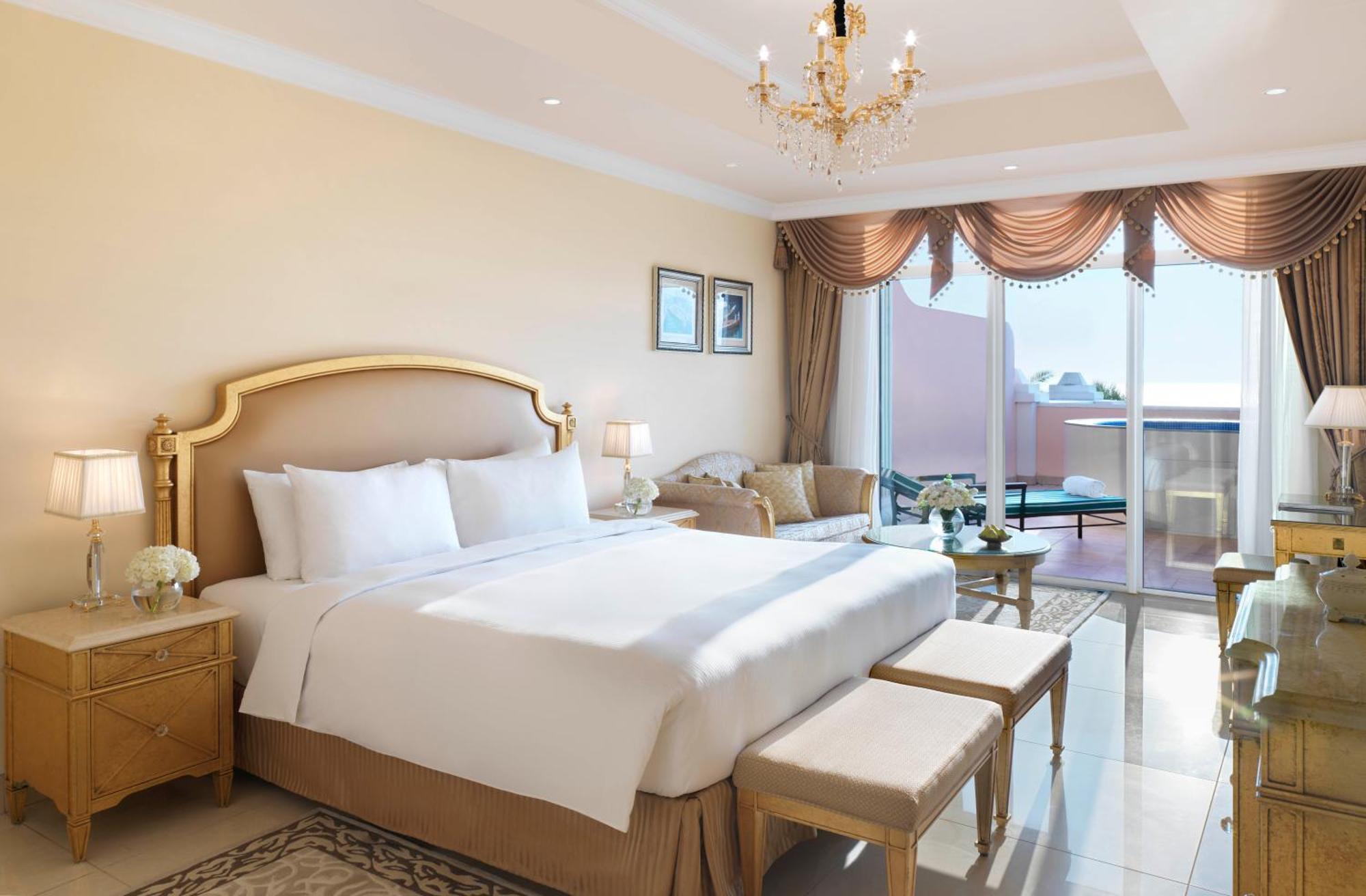 Kempinski & Residences Palm Jumeirah Resort 5*