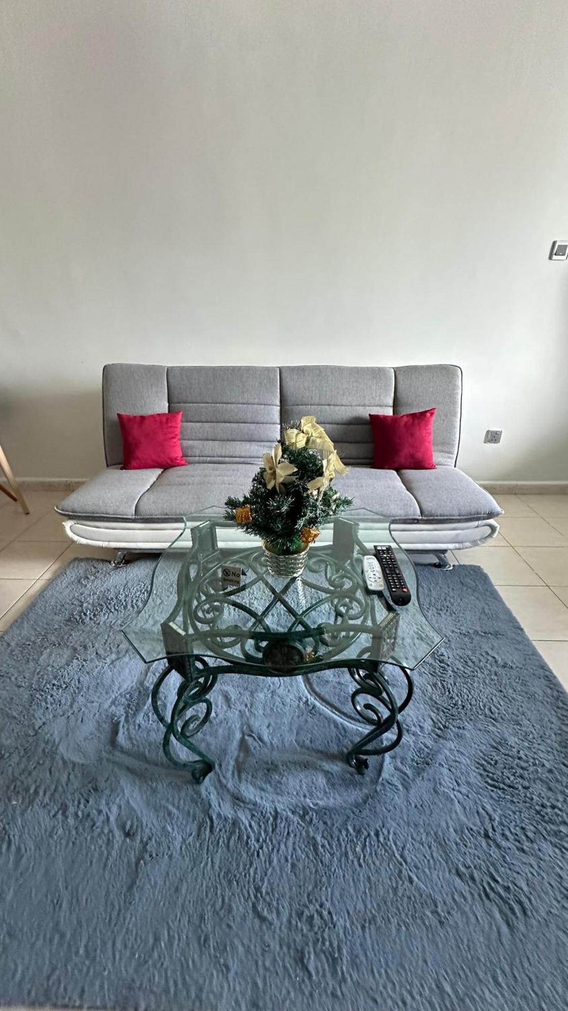 Apartment Luxury With Balcony - Close To Metro & Marina