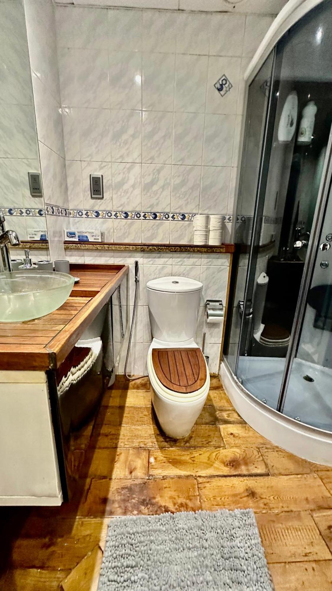 Luxury With Balcony - Close To Metro & Marina Dubai