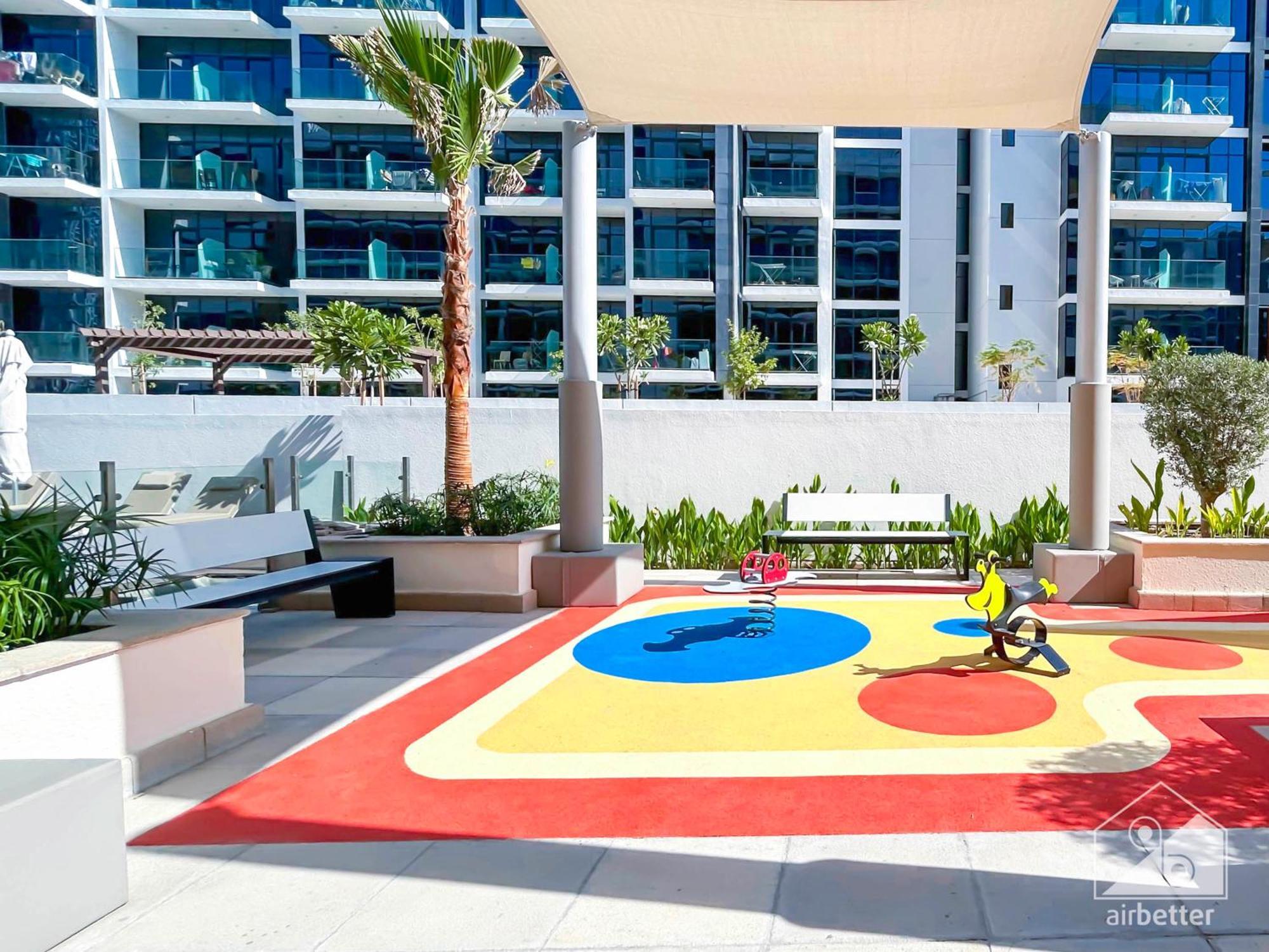 Deluxe With Balcony At Aziz Riviera Apartment *