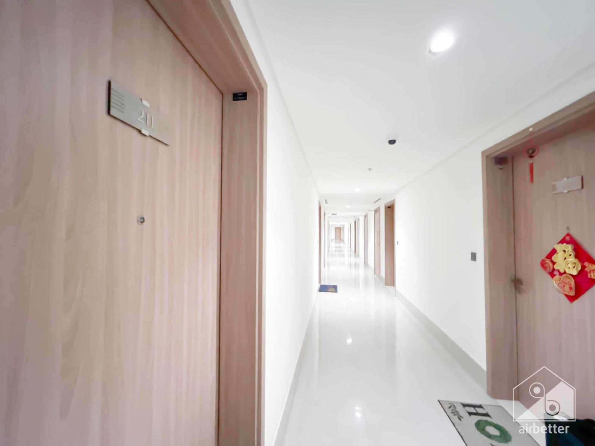 Deluxe With Balcony At Aziz Riviera Apartment