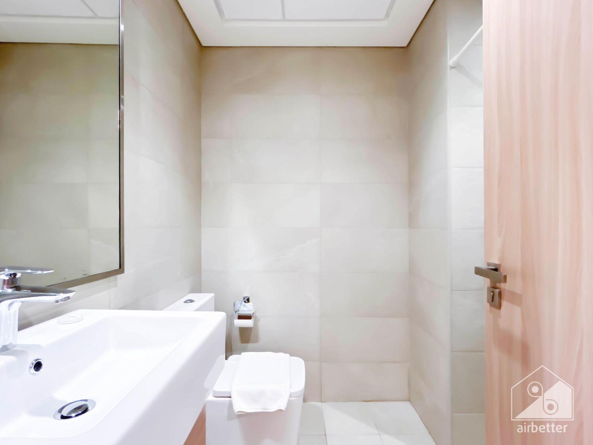 Deluxe With Balcony At Aziz Riviera * Dubai