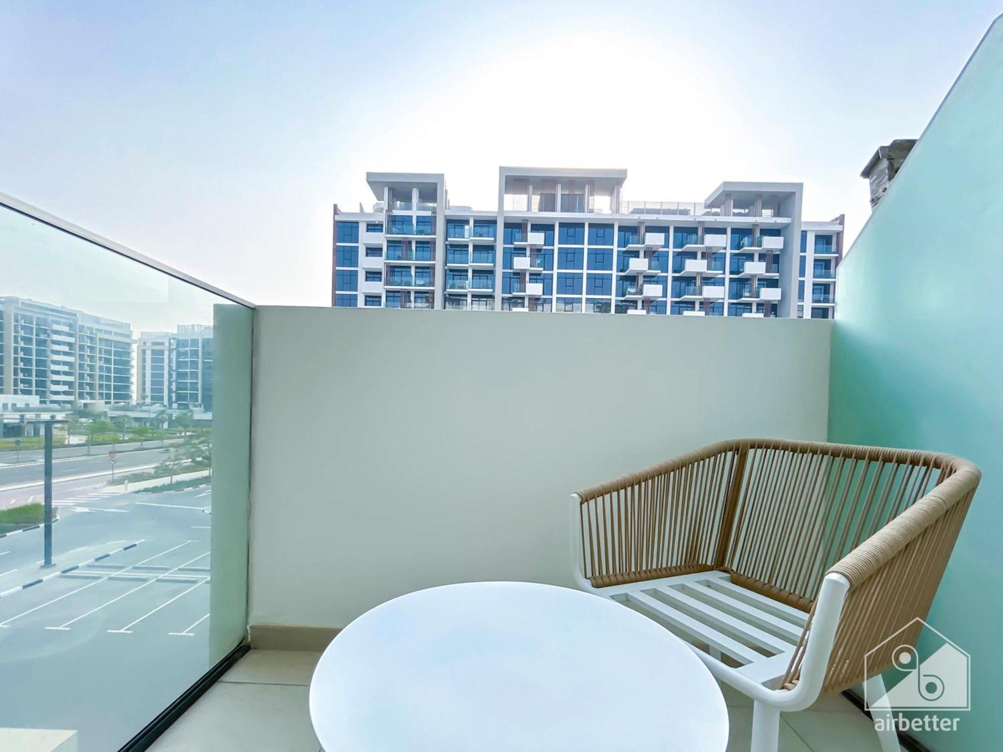 Deluxe With Balcony At Aziz Riviera Apartment *
