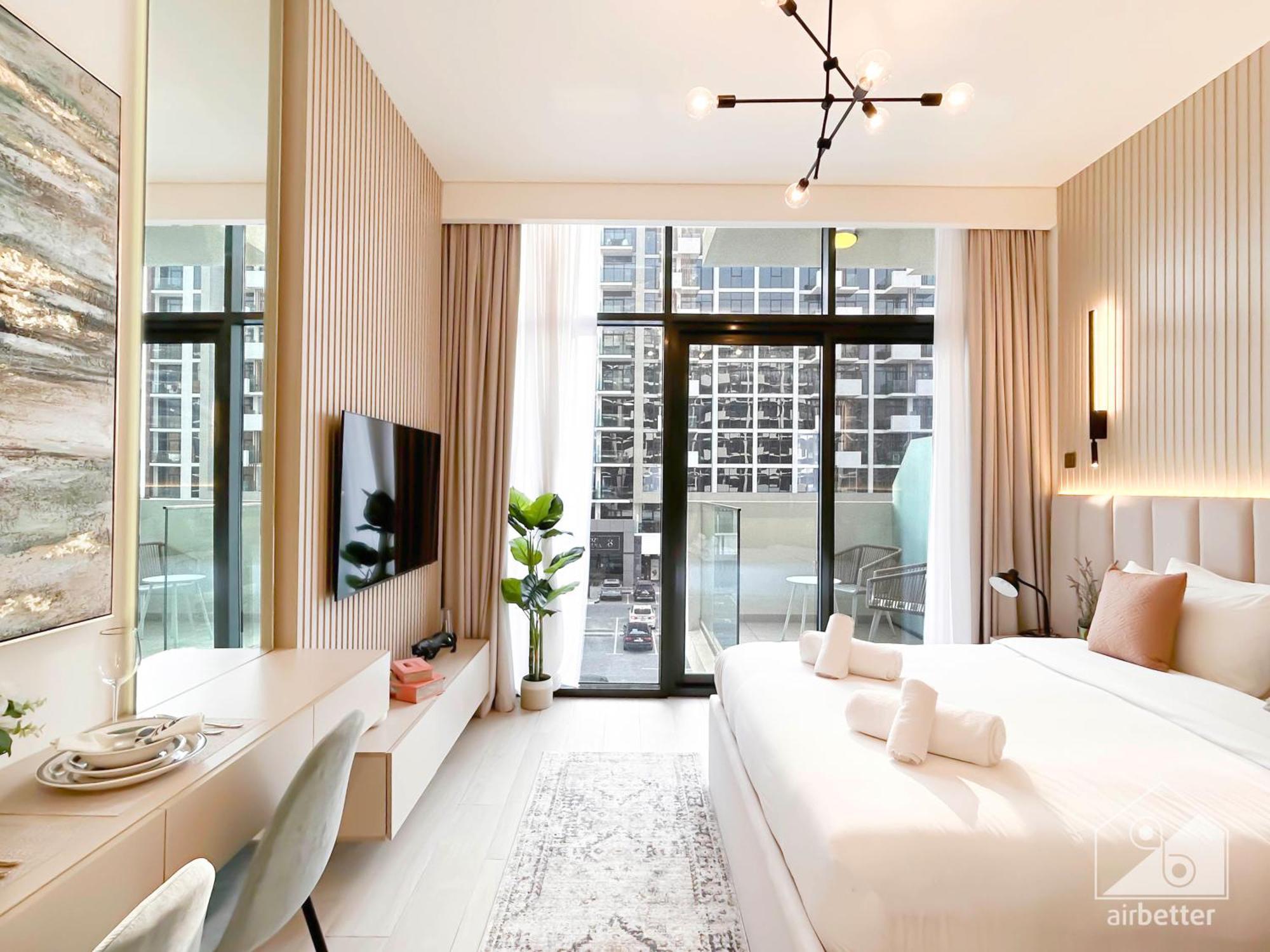 Deluxe With Balcony At Aziz Riviera Apartment *