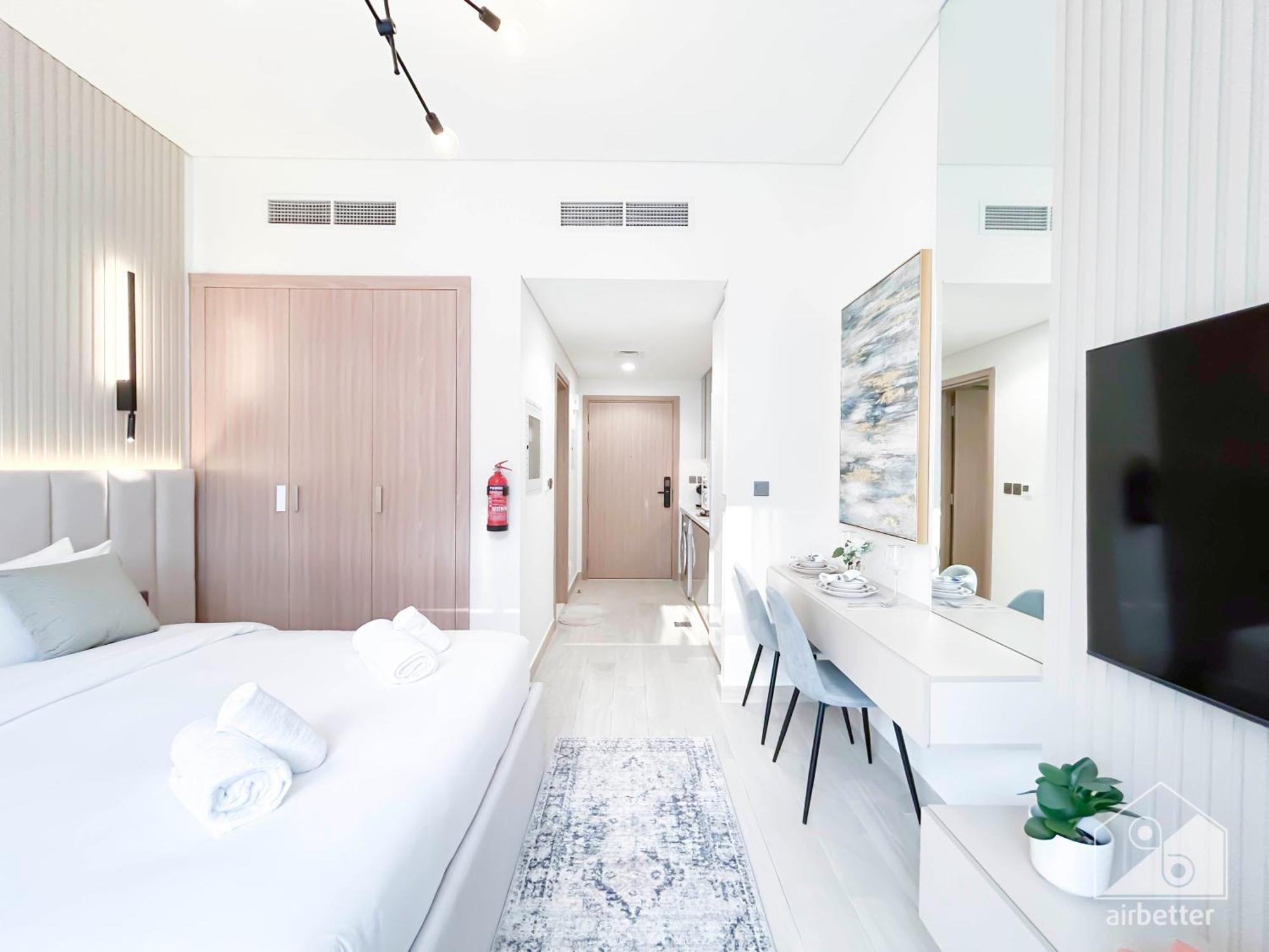 Deluxe With Balcony At Aziz Riviera