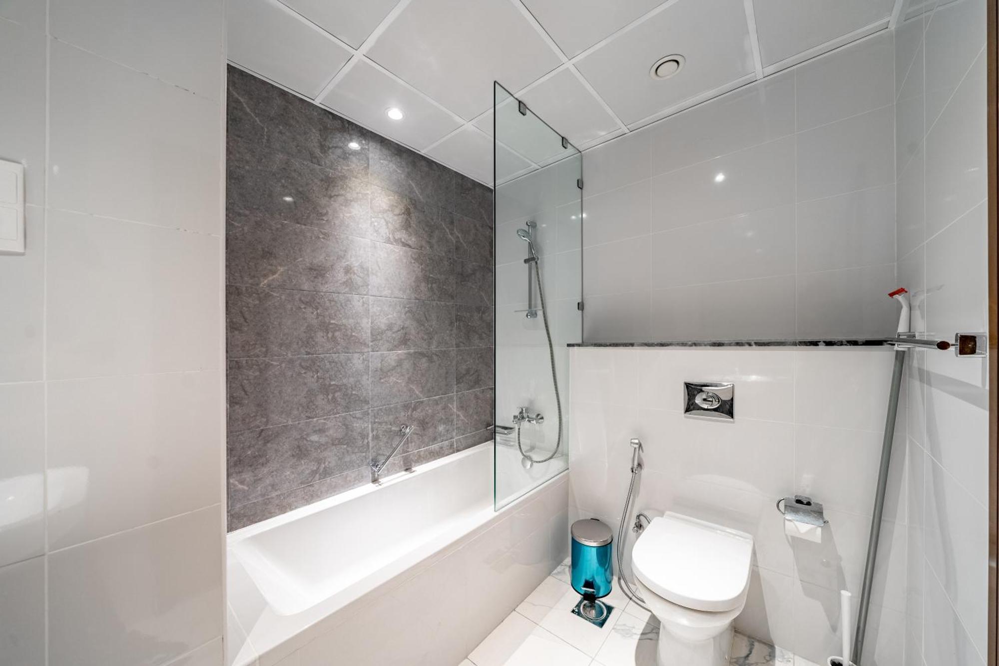 Homes & Beyond I High Floor 1 Bedroom In Al Habtoor Apartment *