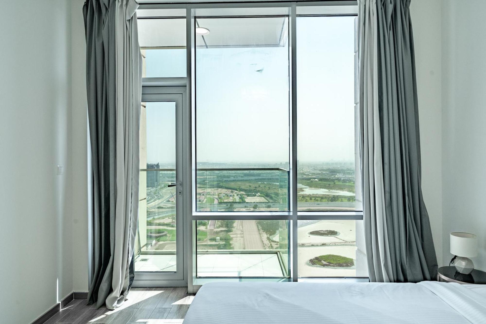 Homes & Beyond I High Floor 1 Bedroom In Al Habtoor Apartment *
