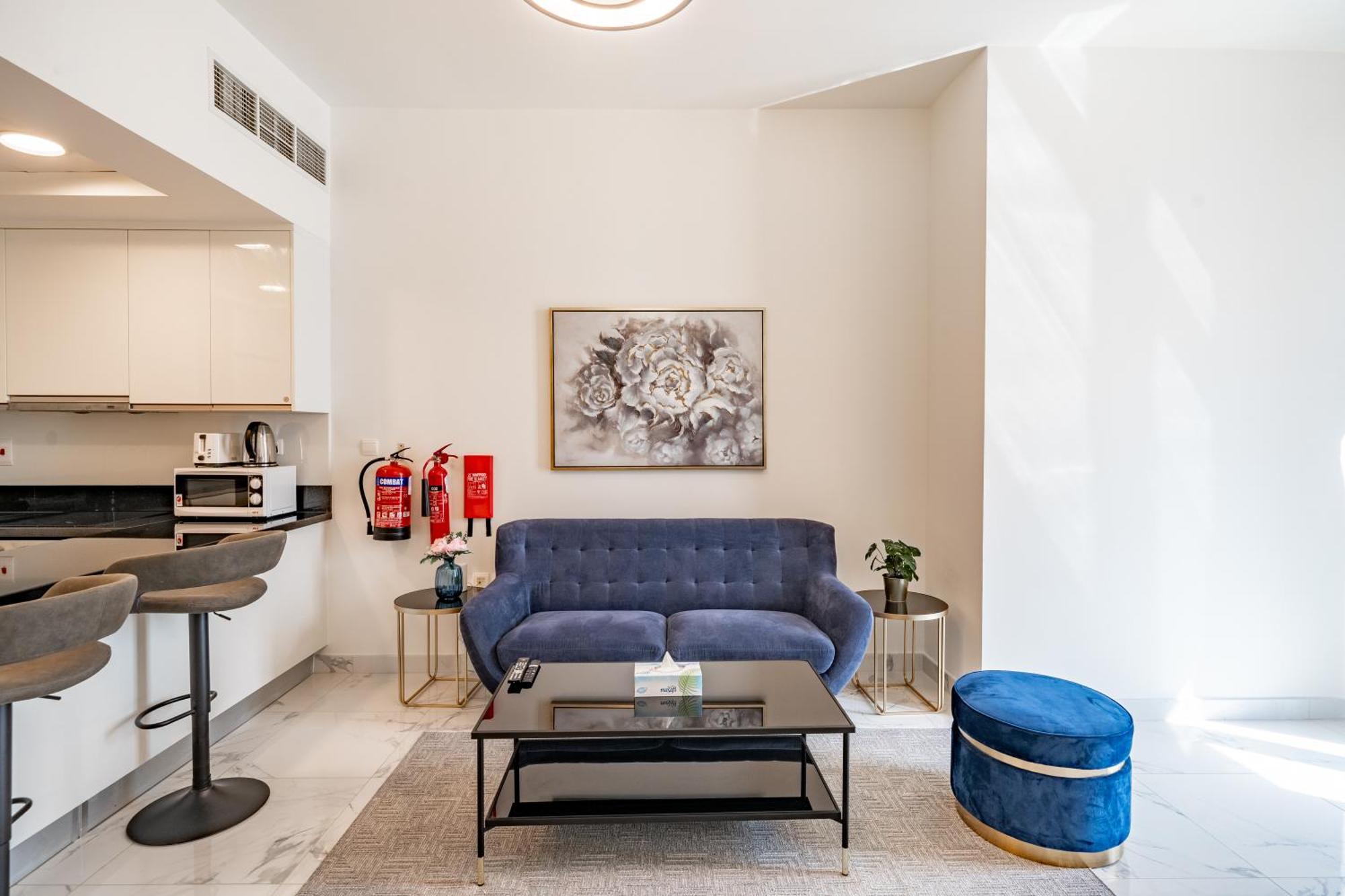 Homes & Beyond I High Floor 1 Bedroom In Al Habtoor Apartment *