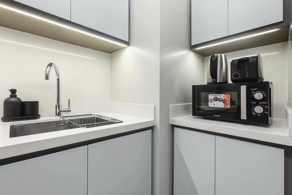 First Class 1br Stunning Marina & Palm View *
