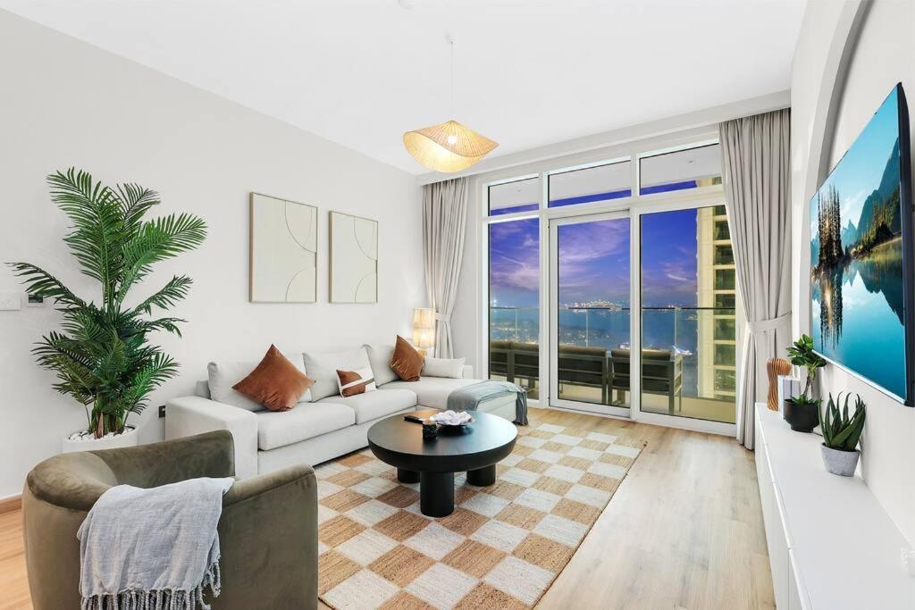 First Class 1br Stunning Marina & Palm View Apartment *