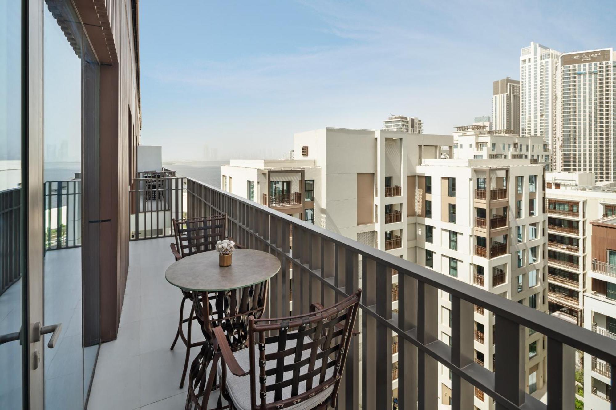 Creek Poolside View - By Dustay Apartment Dubai