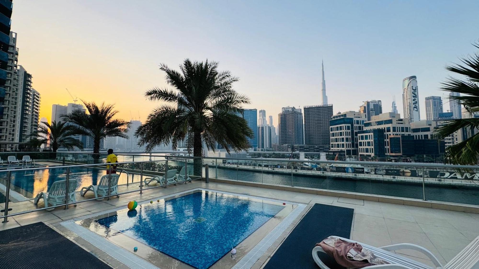 Apartment Stylish Fairview In Business Bay Canal View Marasi Drive