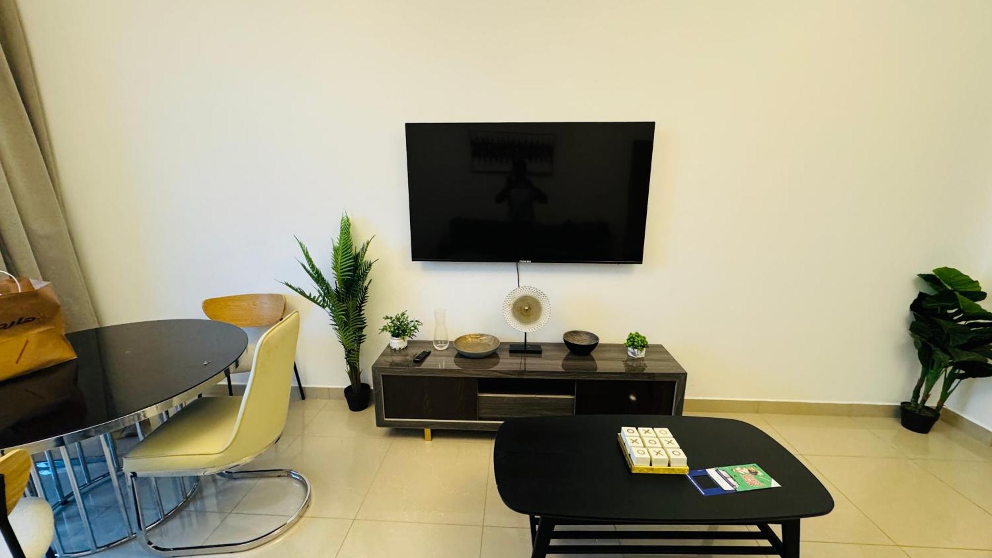 Apartment Stylish Fairview In Business Bay Canal View Marasi Drive *