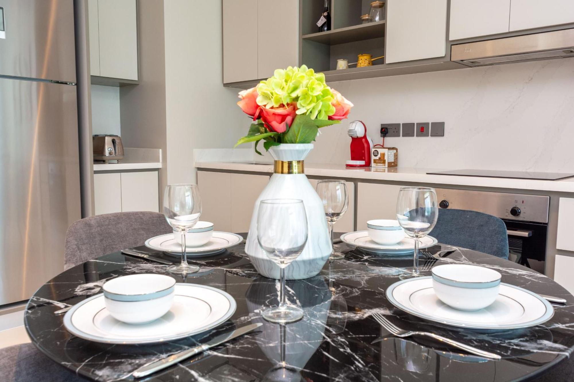 Vayk - Stunning 2 Bd In Emaar Beachfront With Beach Access Dubai