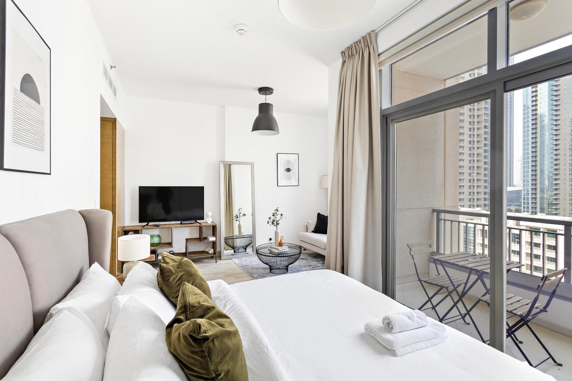 Silkhaus Chic Studio Burj Khalifa Short Walk Apartment