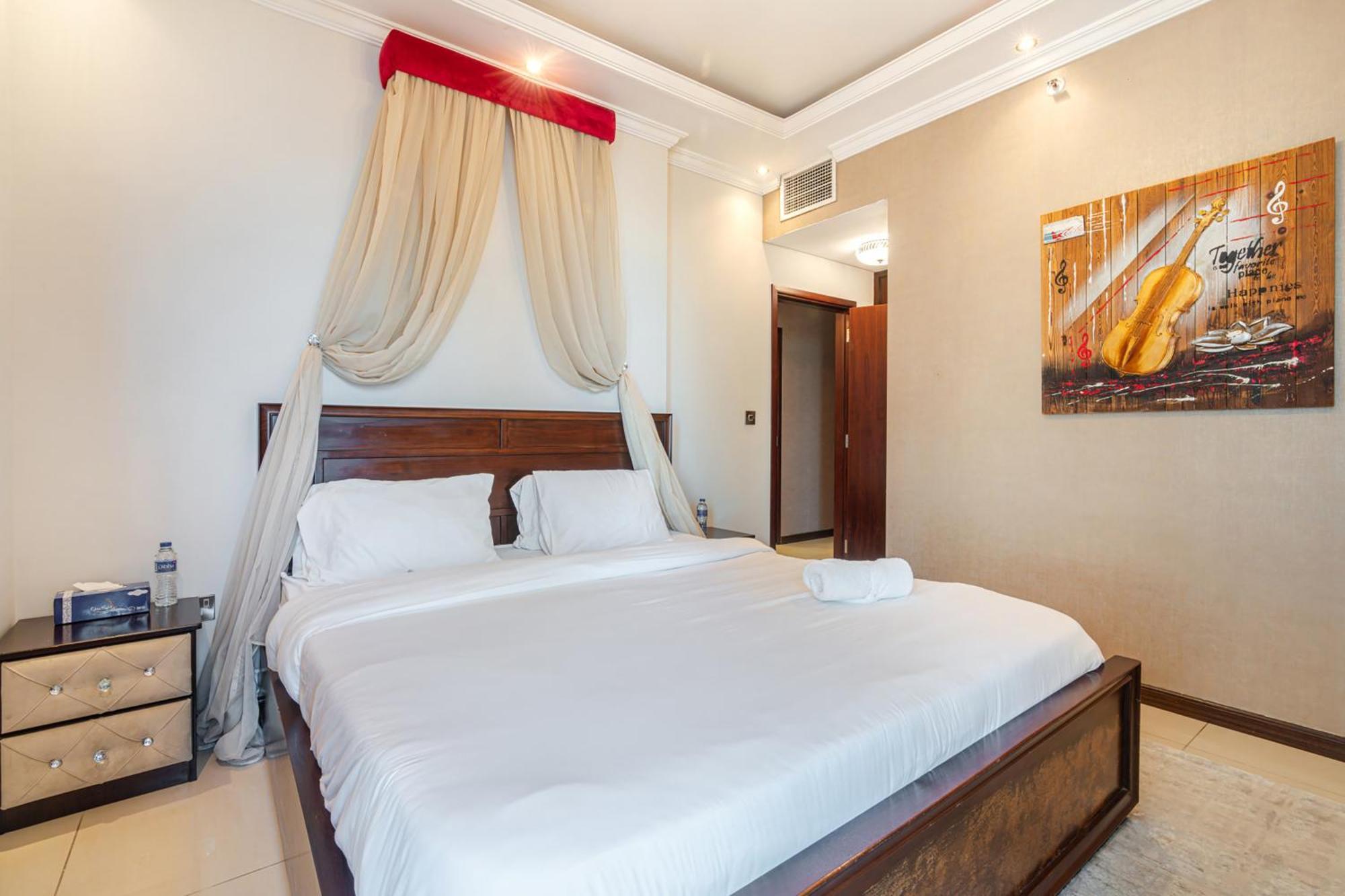 Downtown - 2 Bed 3 Bath Flat - Views Of The Burj & Fountains Dubai