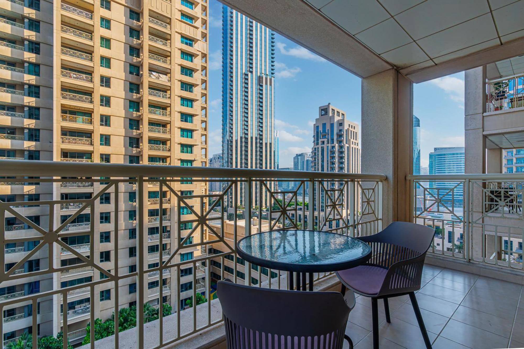 Downtown - 2 Bed 3 Bath Flat - Views Of The Burj & Fountains Apartment Dubai