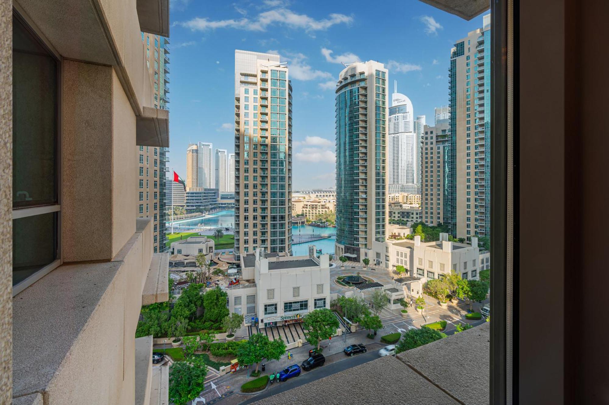 Downtown - 2 Bed 3 Bath Flat - Views Of The Burj & Fountains *