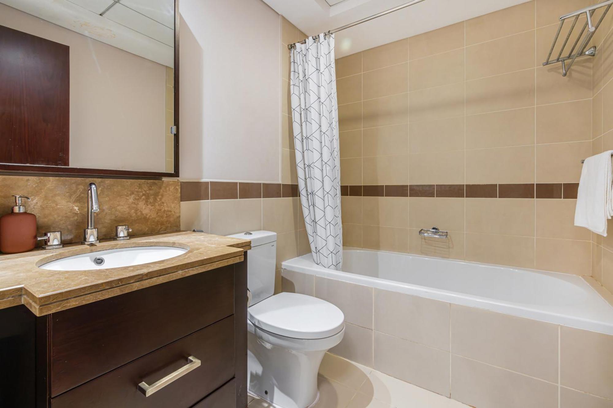 Downtown - 2 Bed 3 Bath Flat - Views Of The Burj & Fountains Dubai