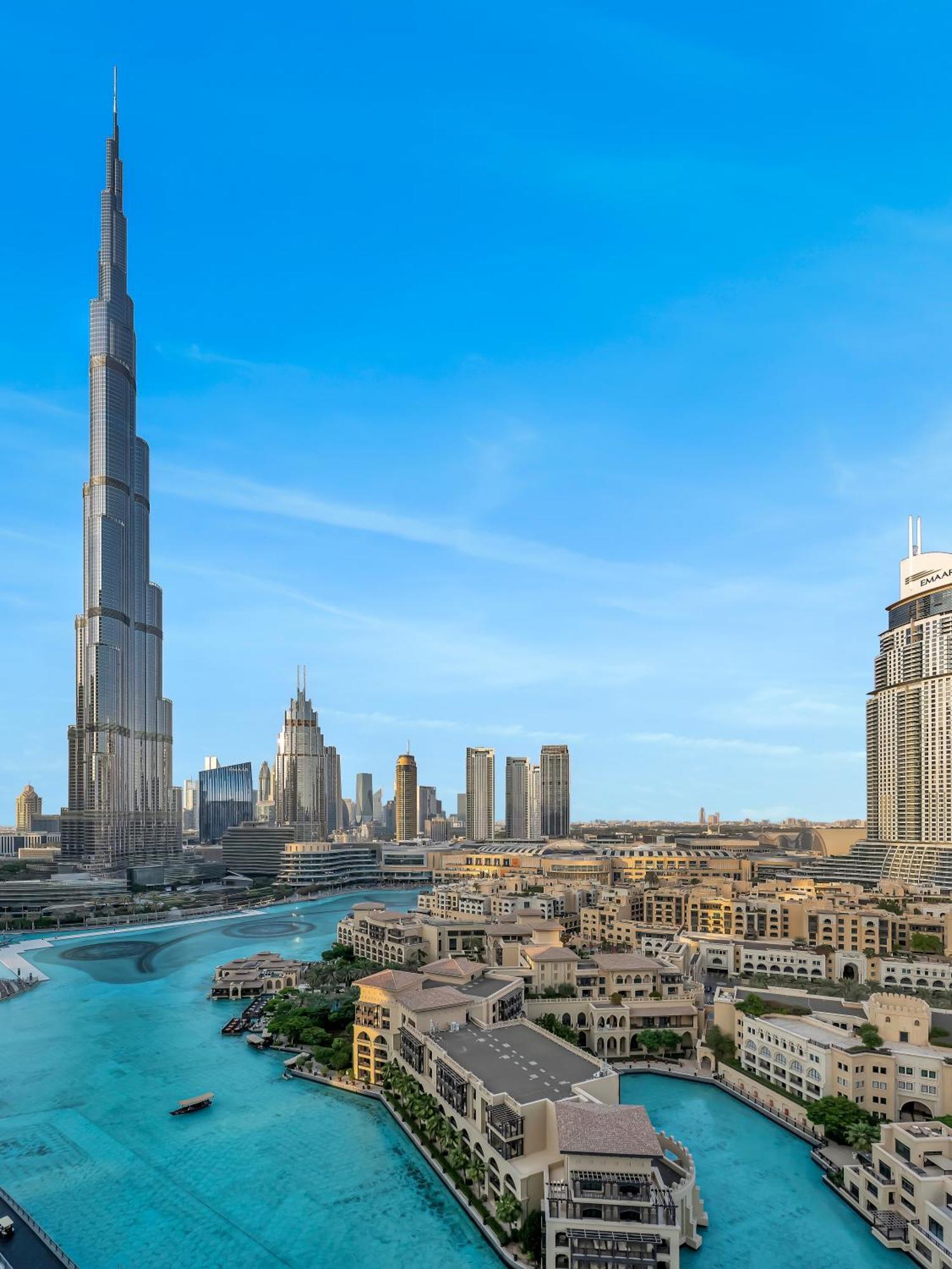 Apartment 4 Bhk In Downtown With Iconic Burj Khalifa Views, 2 Minutes Walk To Dubai Mall