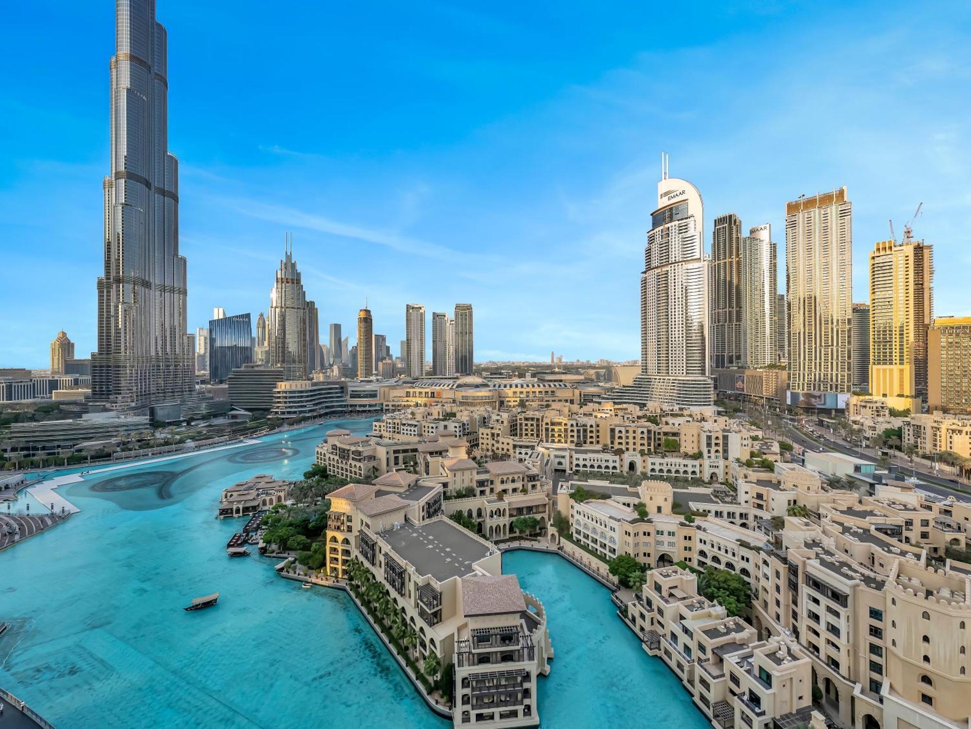 4 Bhk In Downtown With Iconic Burj Khalifa Views, 2 Minutes Walk To Dubai Mall *