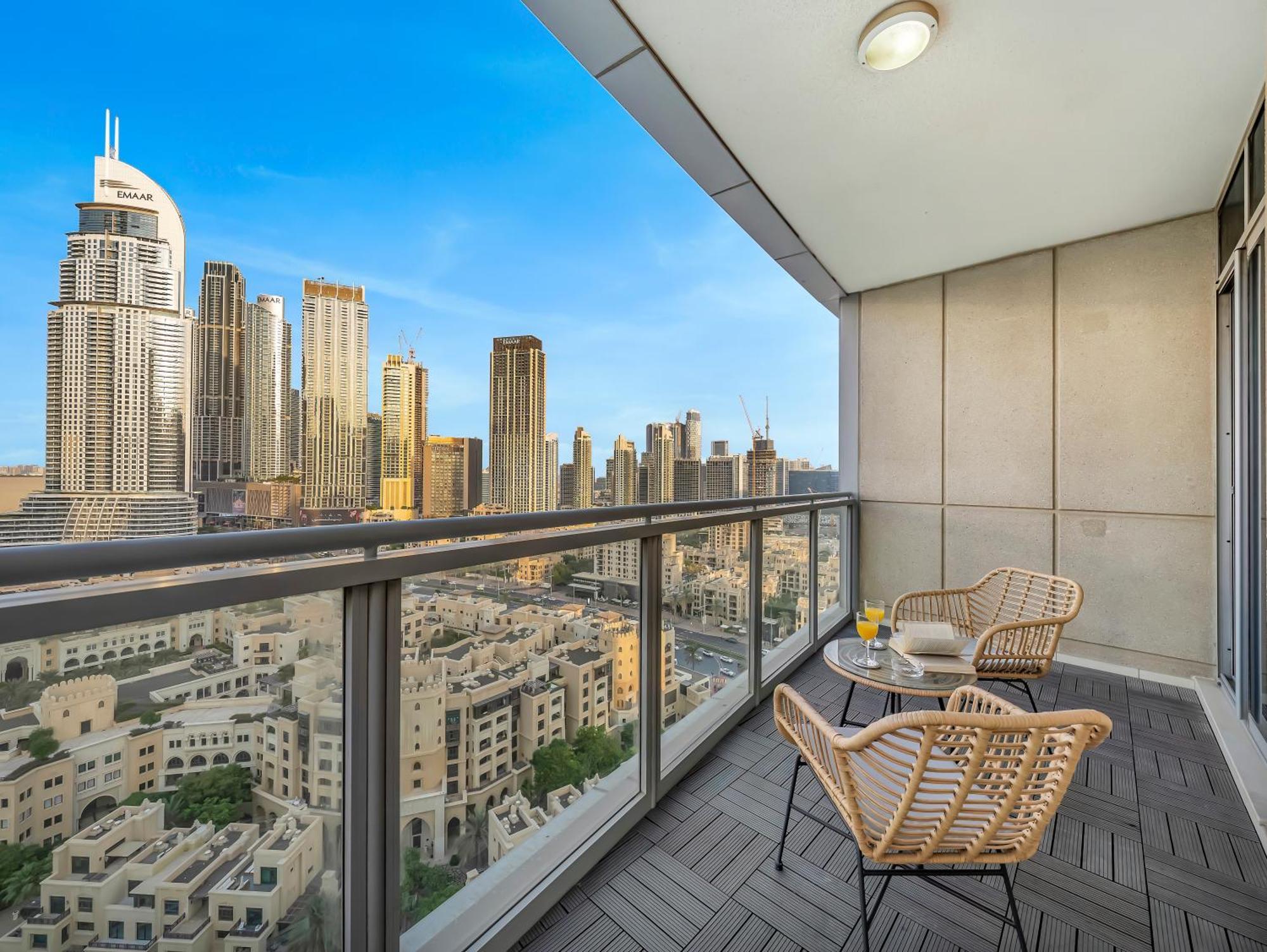 Apartment 4 Bhk In Downtown With Iconic Burj Khalifa Views, 2 Minutes Walk To Dubai Mall