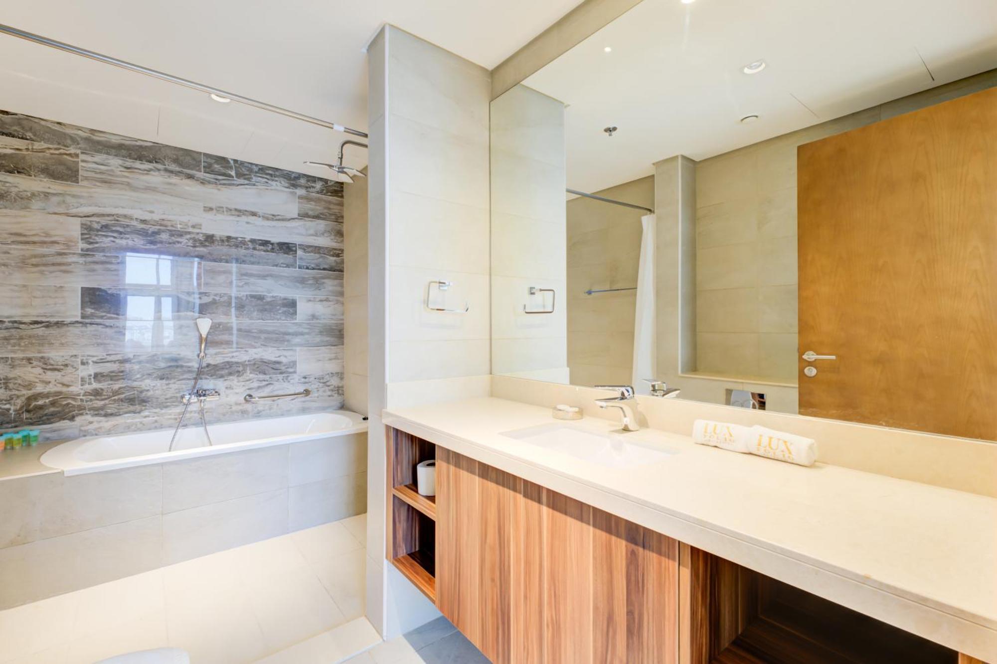 Stylish Palm Jumeriah 1-bed With Private Apartment Dubai