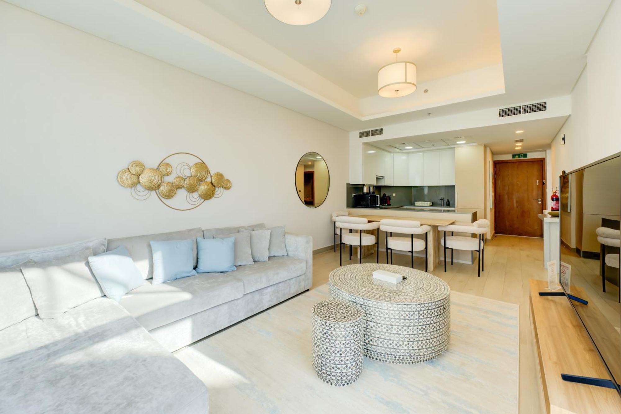 Stylish Palm Jumeriah 1-bed With Private