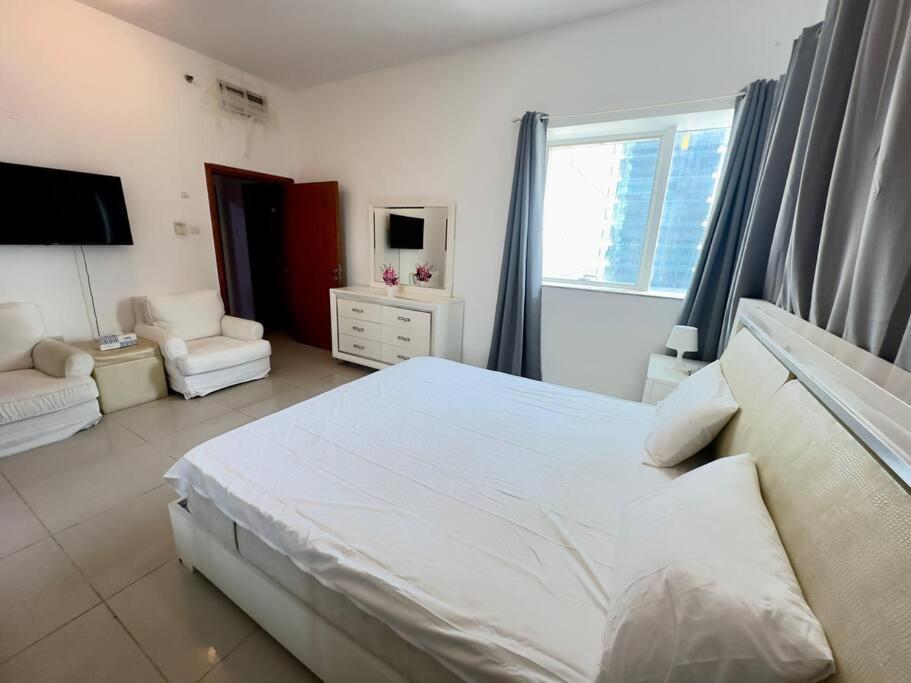 2 Bedroom With 4 King Size Beds Apartment *