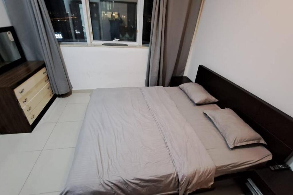 2 Bedroom With 4 King Size Beds Apartment Dubai