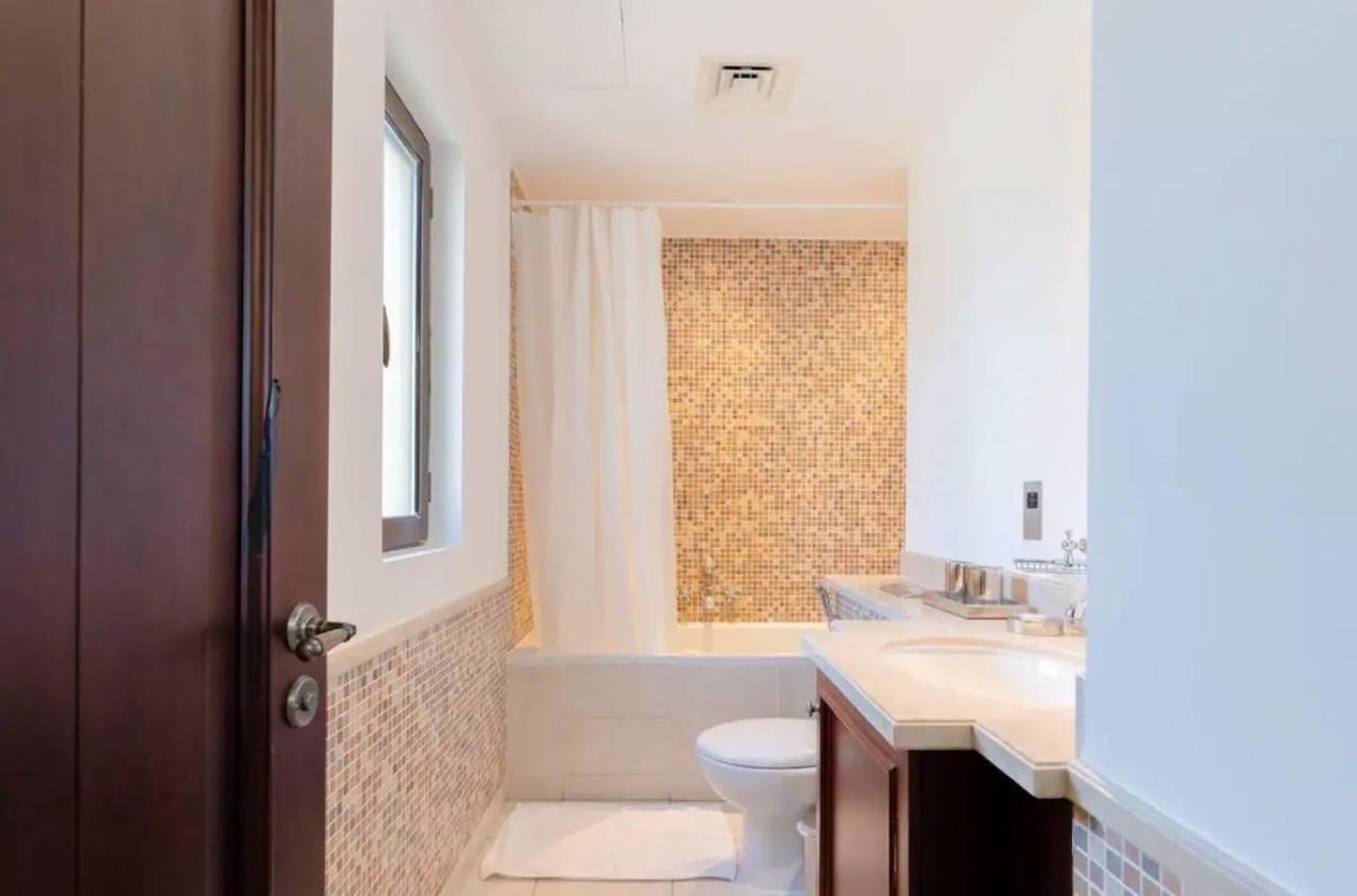Aws Homes - Charming In Downtown Apartment *