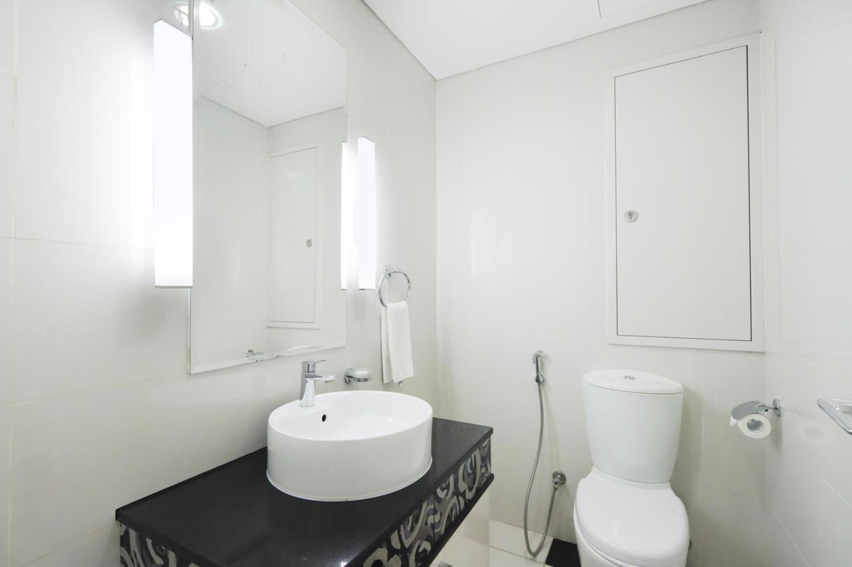 Homely 2br - Downtown Next To Mall * Dubai