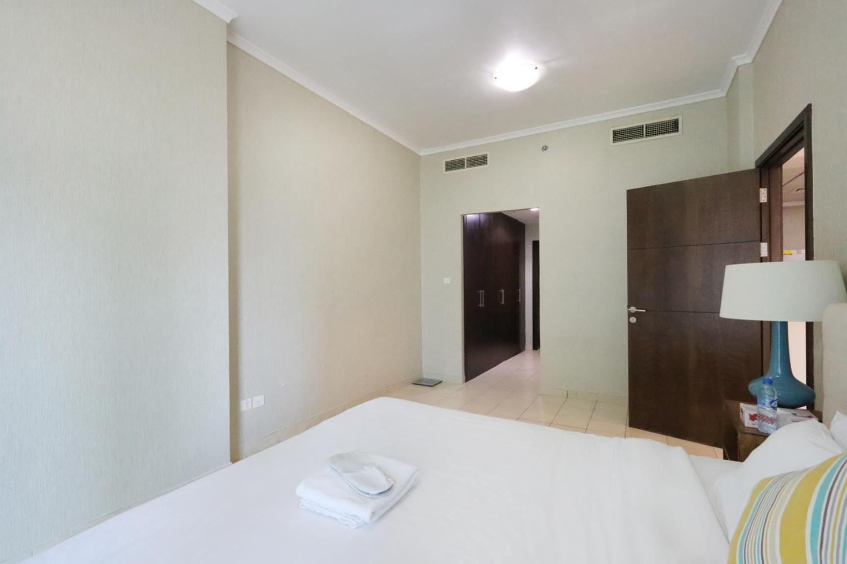 One-bedroom Piece Of Peace In Marina Apartment