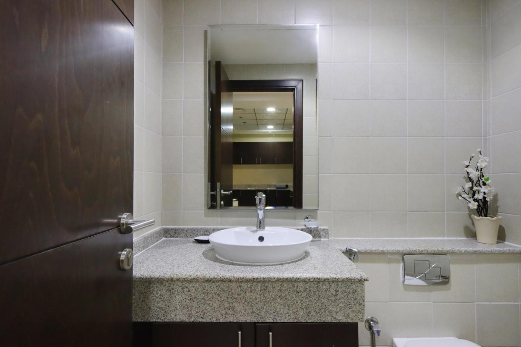 One-bedroom Piece Of Peace In Marina *