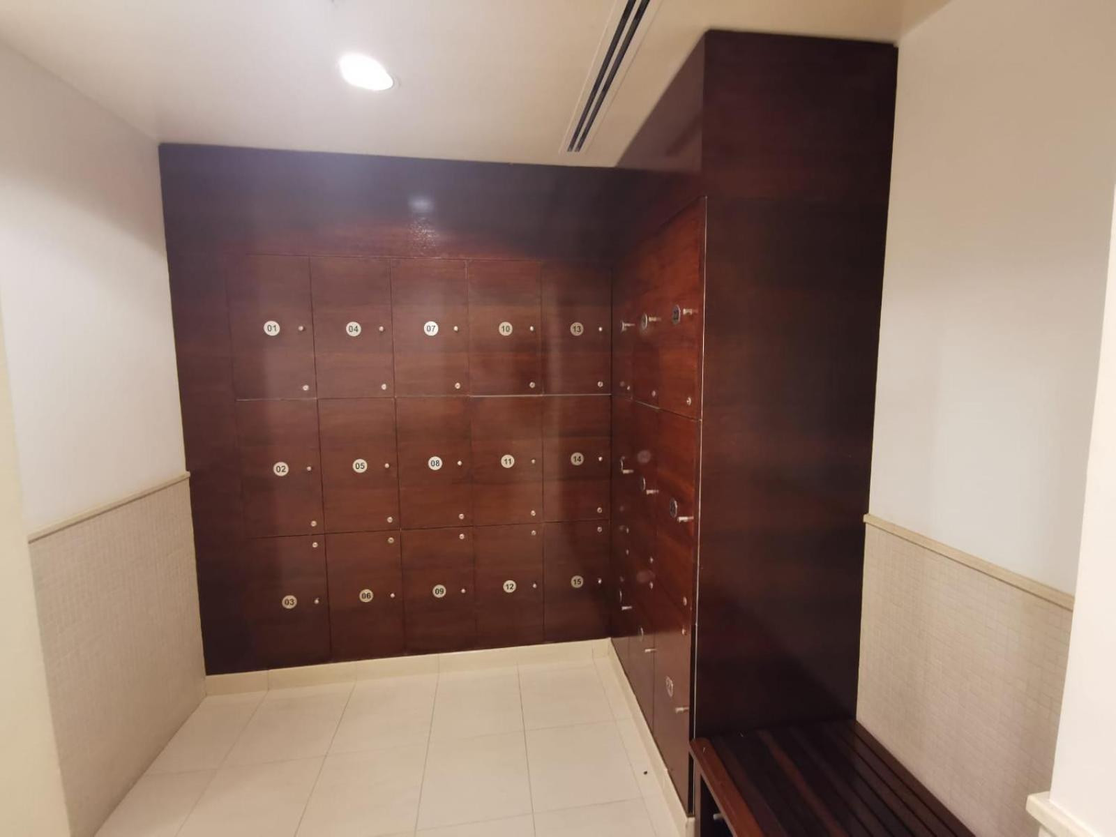 Apartment 4 Bhk In Downtown With Iconic Burj Khalifa Views, 2 Minutes Walk To Dubai Mall *