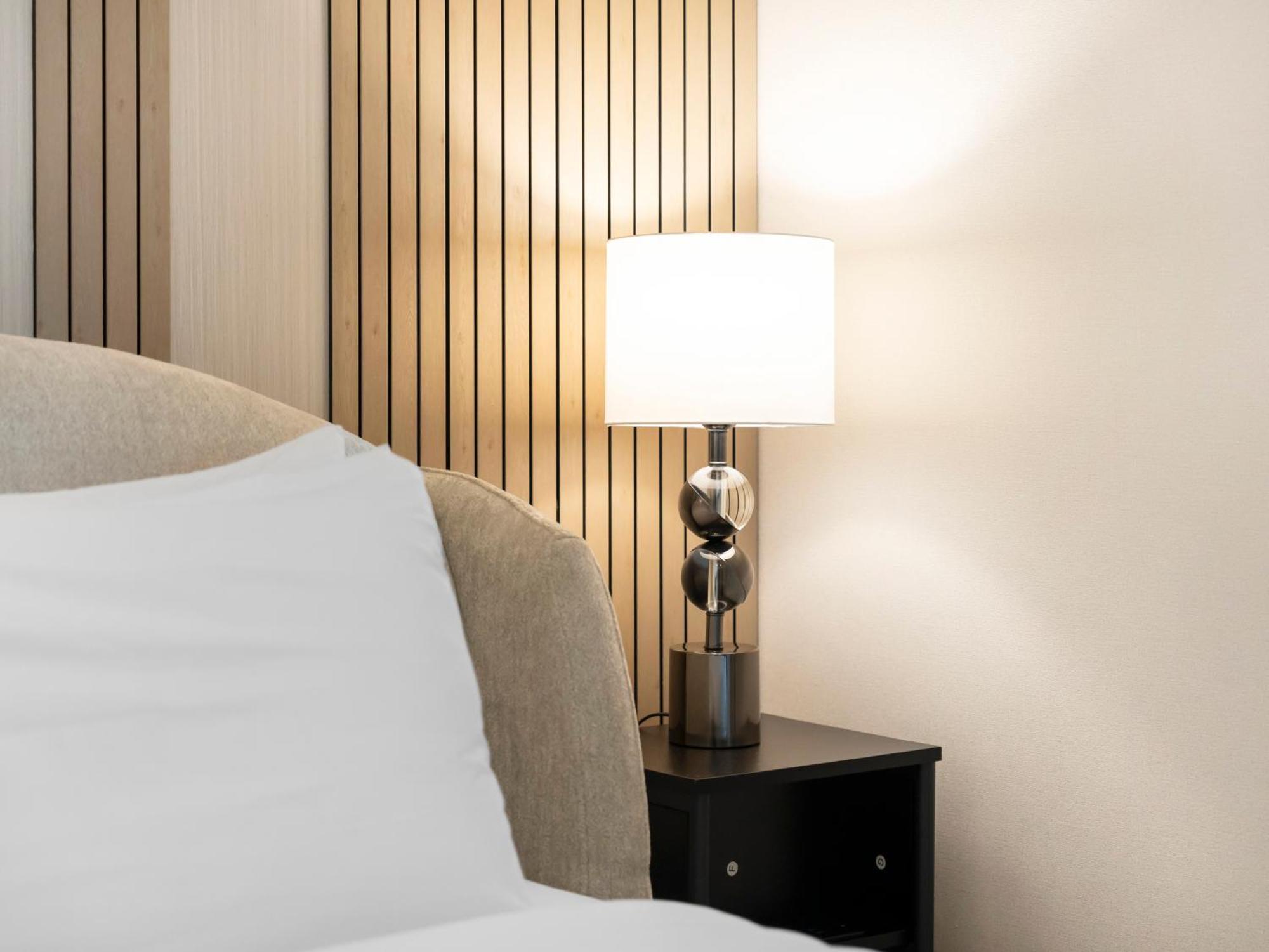 4 Bhk In Downtown With Iconic Burj Khalifa Views, 2 Minutes Walk To Dubai Mall Apartment *