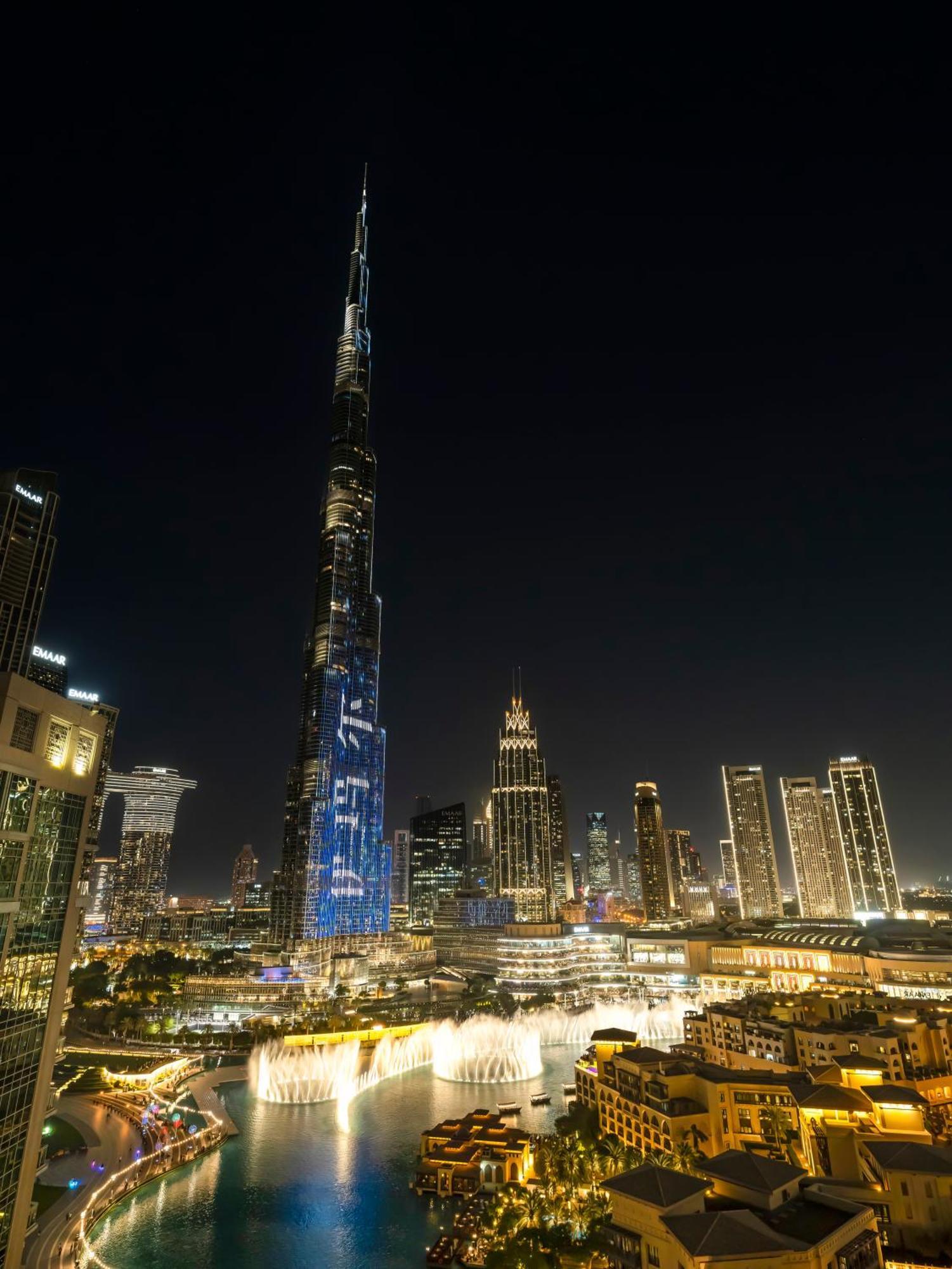 4 Bhk In Downtown With Iconic Burj Khalifa Views, 2 Minutes Walk To Dubai Mall *