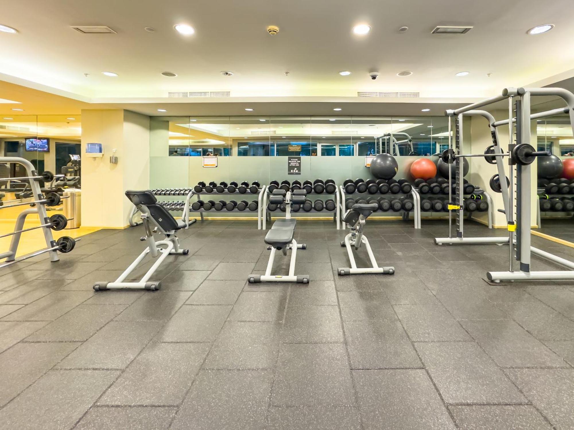 4 Bhk In Downtown With Iconic Burj Khalifa Views, 2 Minutes Walk To Dubai Mall Apartment