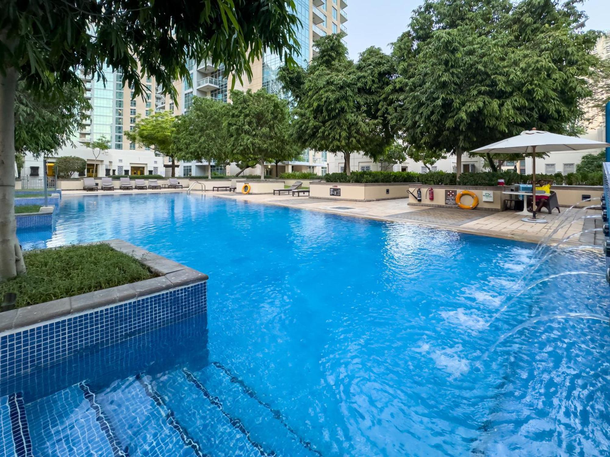 Apartment 4 Bhk In Downtown With Iconic Burj Khalifa Views, 2 Minutes Walk To Dubai Mall Dubai