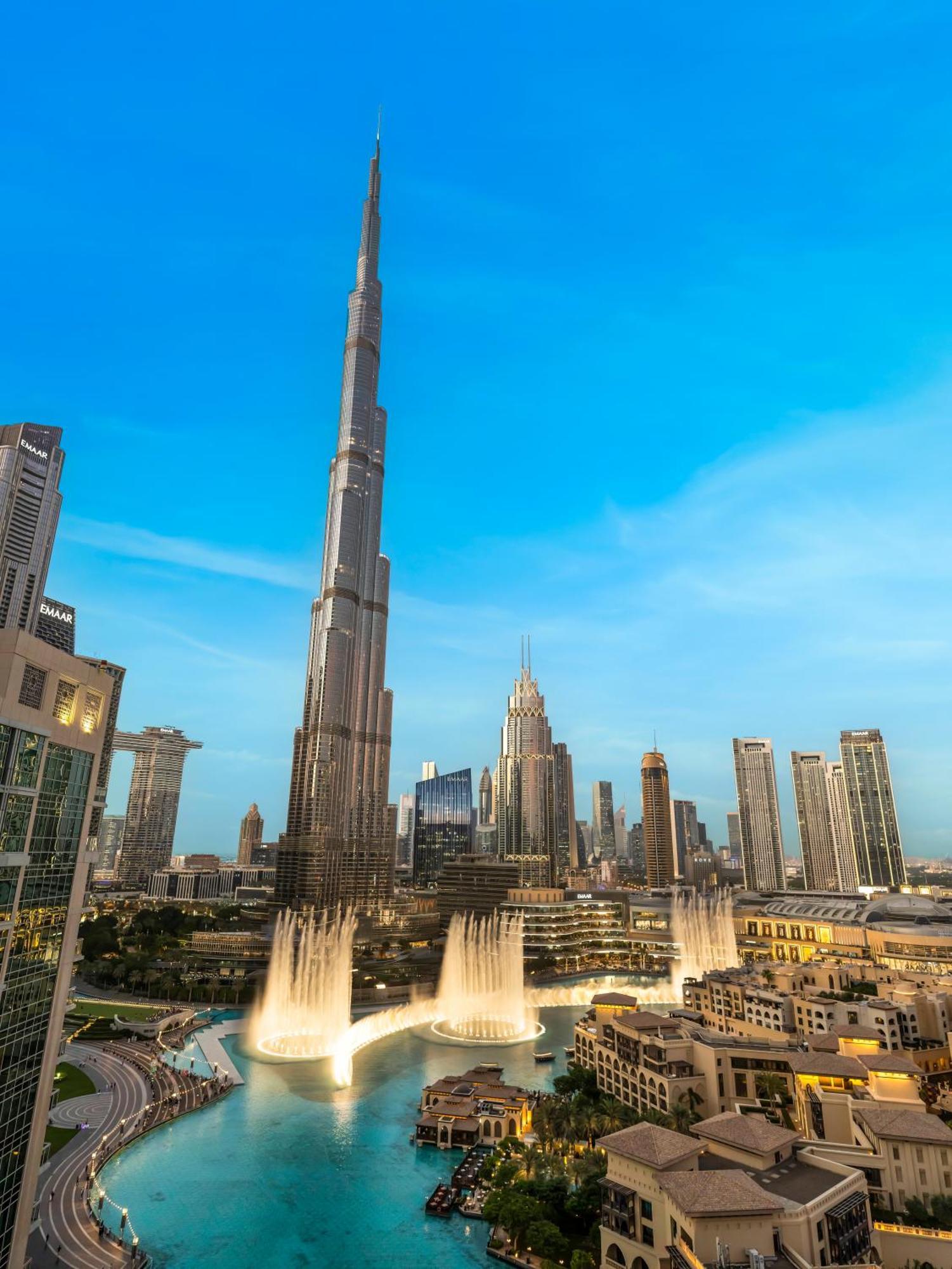 4 Bhk In Downtown With Iconic Burj Khalifa Views, 2 Minutes Walk To Dubai Mall Apartment *