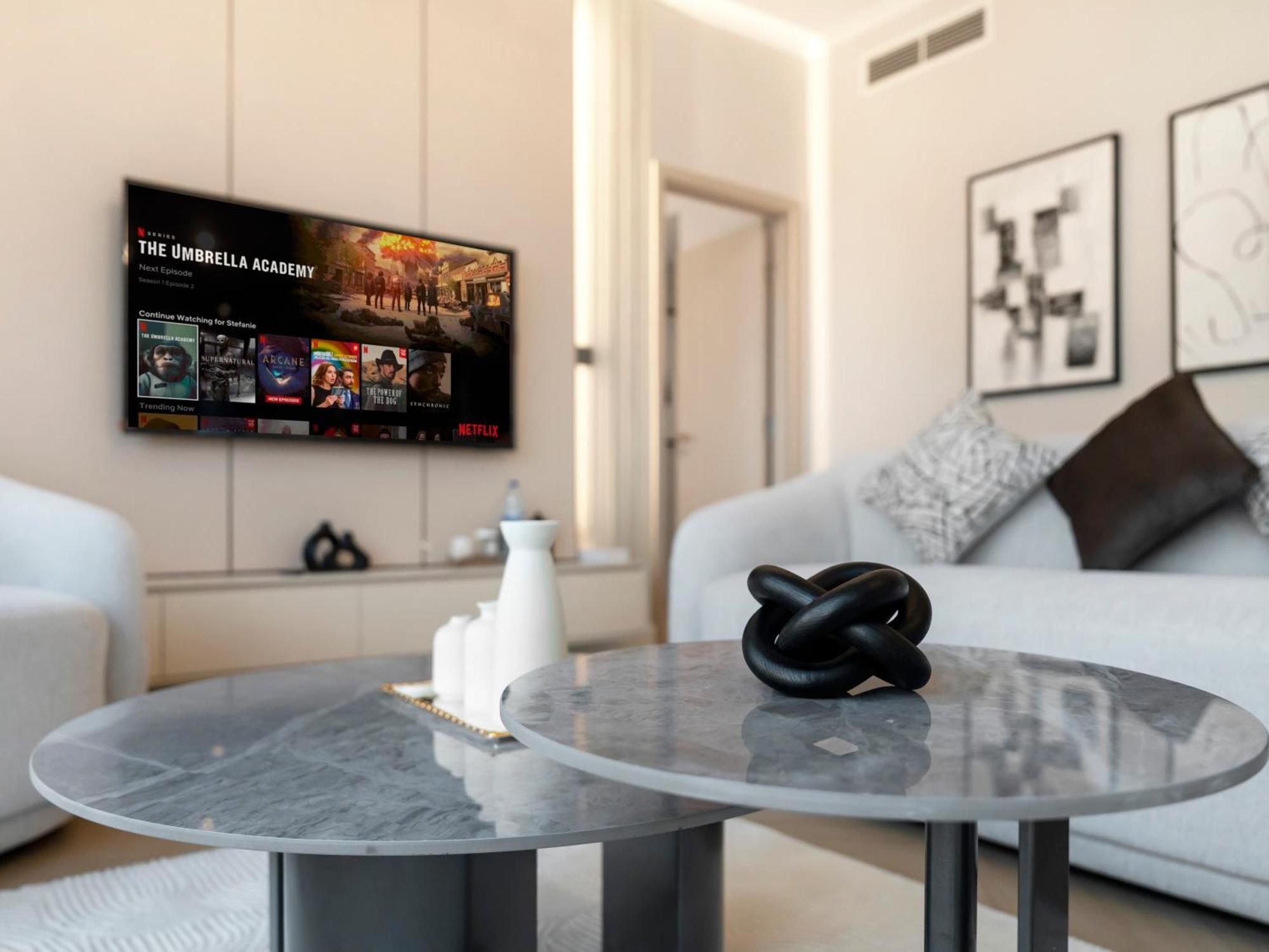 Apartment 4 Bhk In Downtown With Iconic Burj Khalifa Views, 2 Minutes Walk To Dubai Mall *