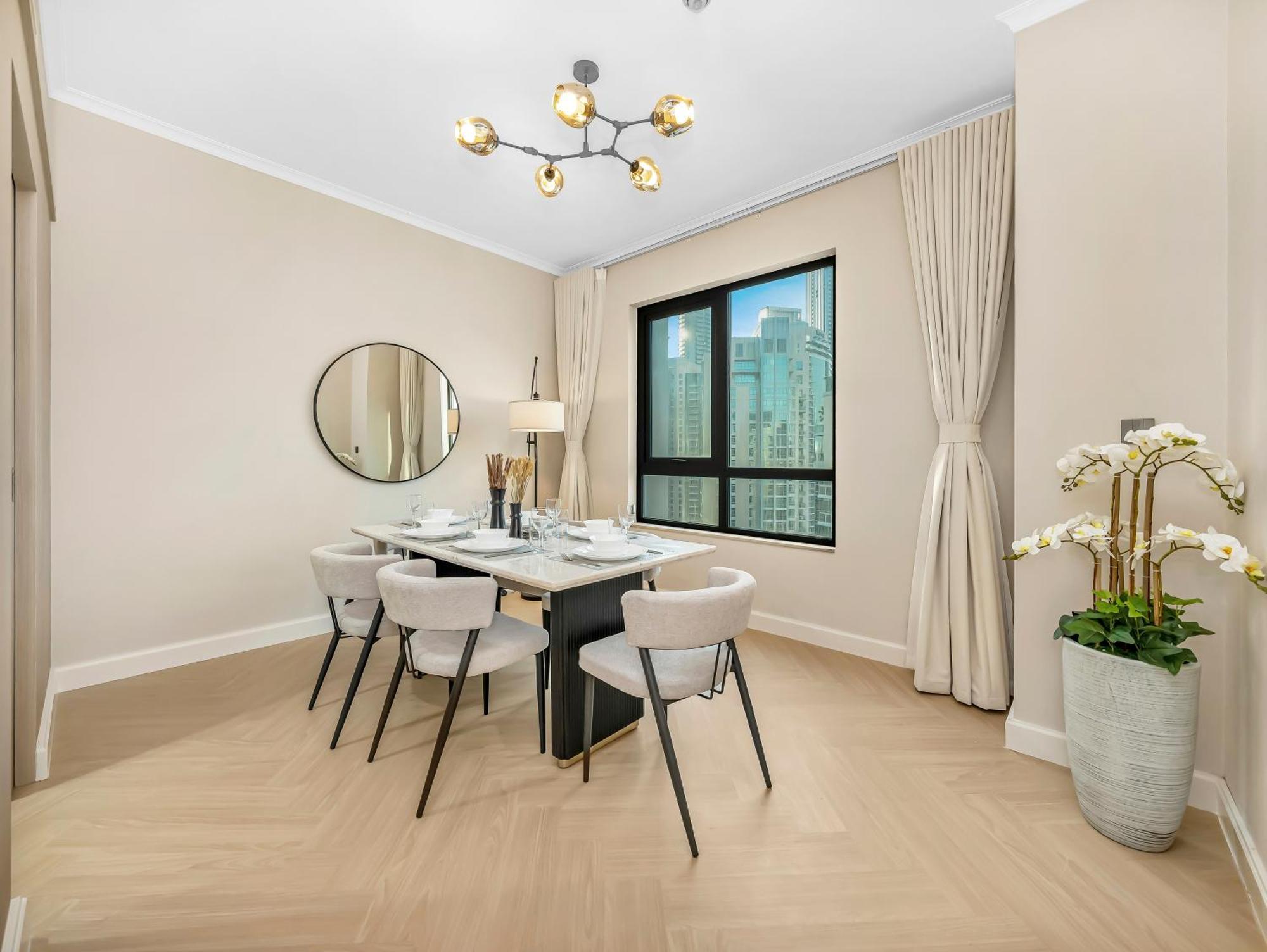 4 Bhk In Downtown With Iconic Burj Khalifa Views, 2 Minutes Walk To Dubai Mall *