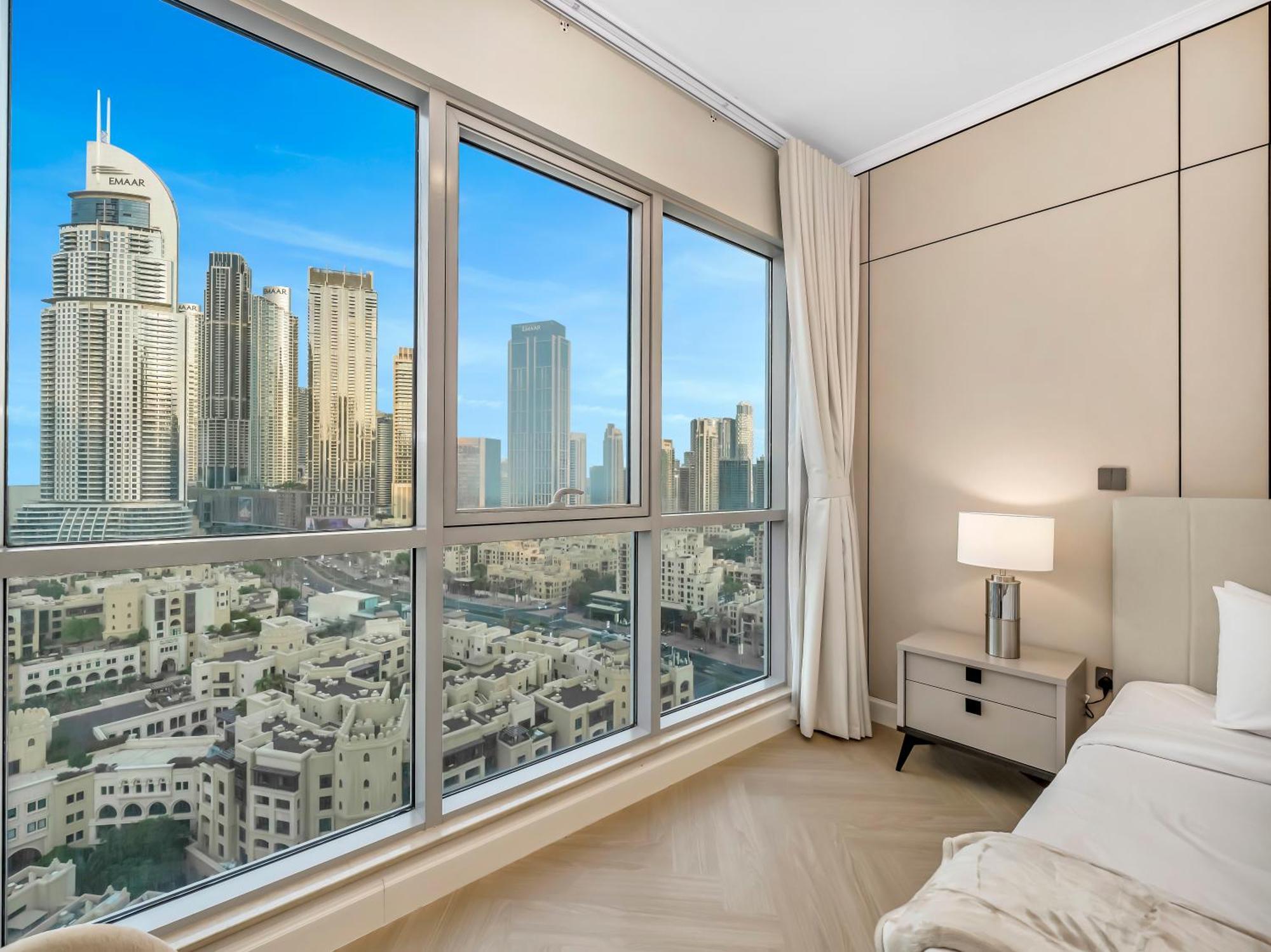 4 Bhk In Downtown With Iconic Burj Khalifa Views, 2 Minutes Walk To Dubai Mall Apartment *