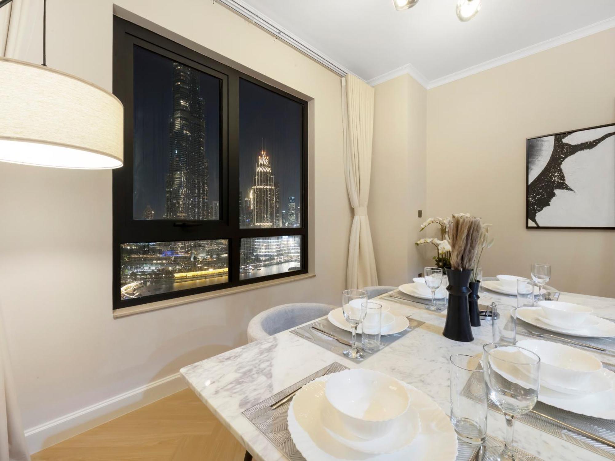 Apartment 4 Bhk In Downtown With Iconic Burj Khalifa Views, 2 Minutes Walk To Dubai Mall Dubai