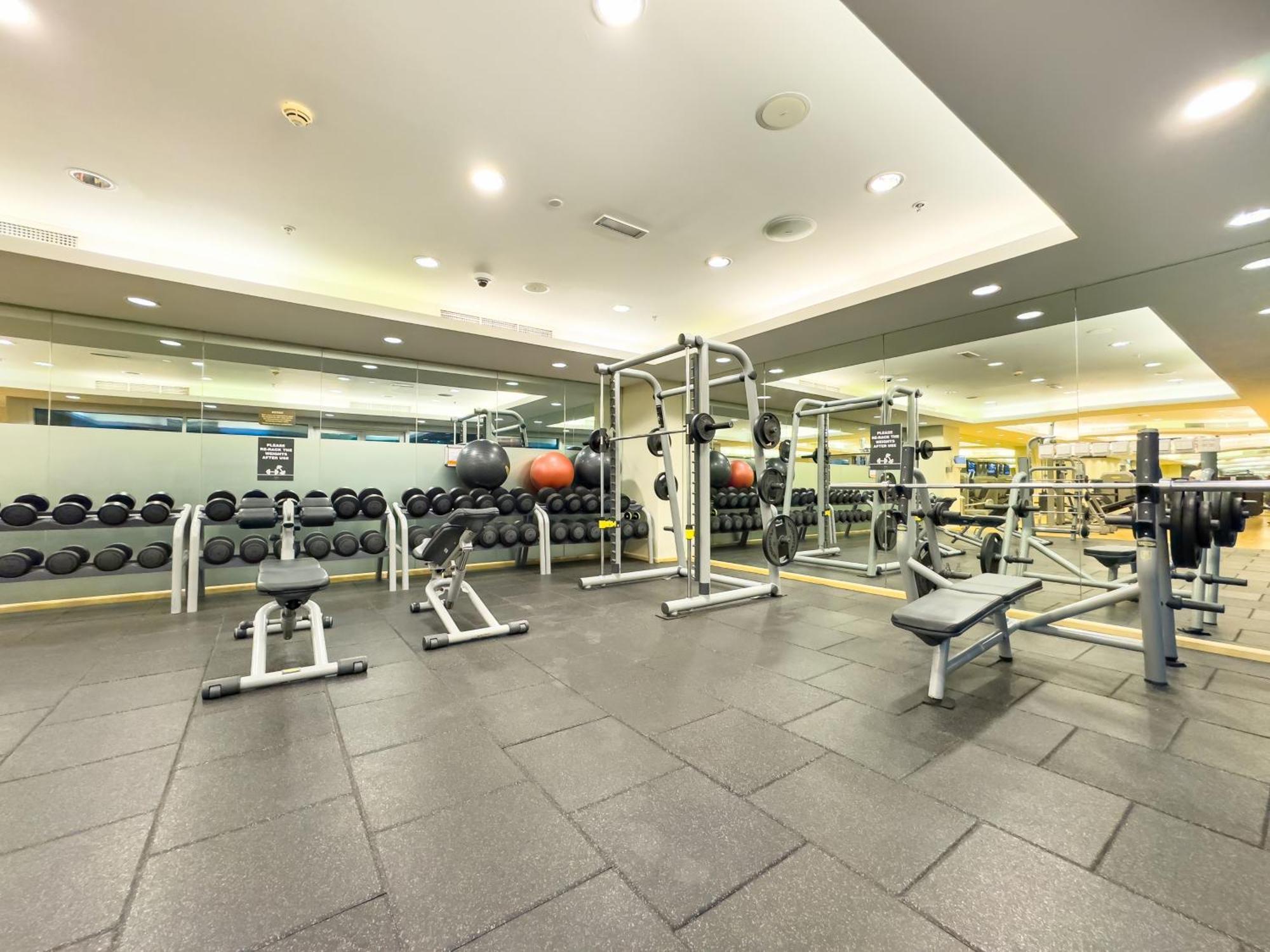 4 Bhk In Downtown With Iconic Burj Khalifa Views, 2 Minutes Walk To Dubai Mall Apartment *