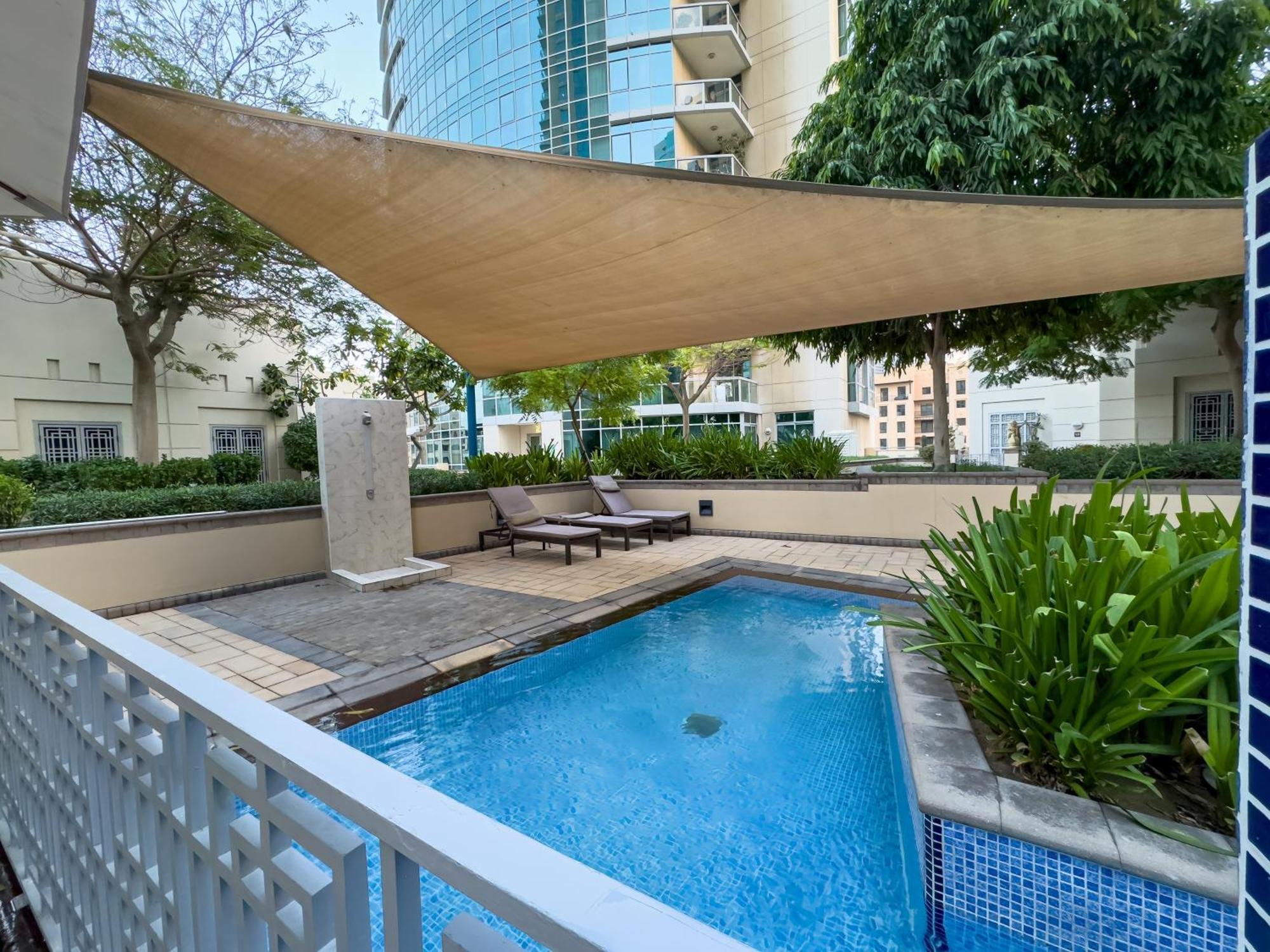 Apartment 4 Bhk In Downtown With Iconic Burj Khalifa Views, 2 Minutes Walk To Dubai Mall Dubai
