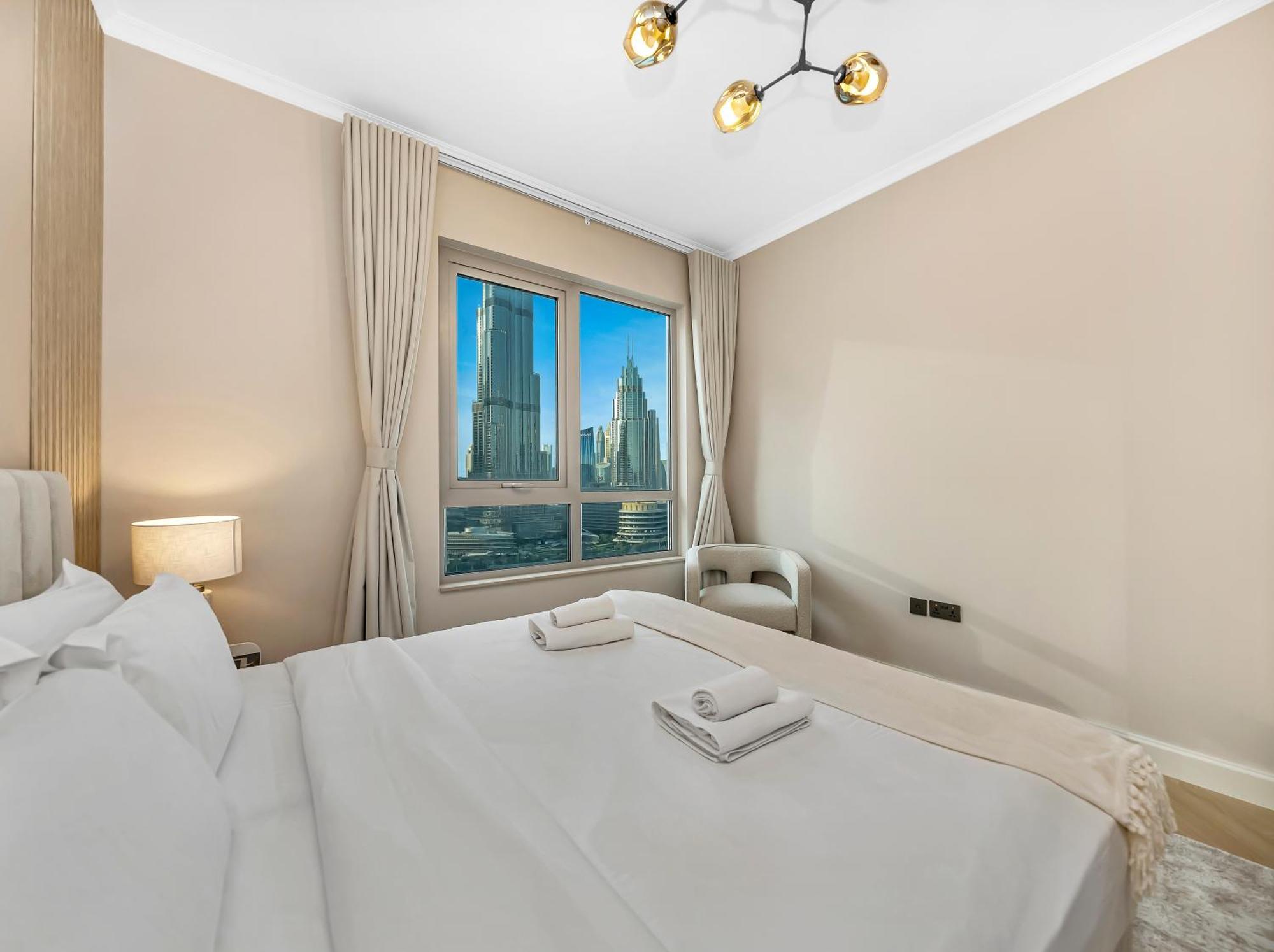 4 Bhk In Downtown With Iconic Burj Khalifa Views, 2 Minutes Walk To Dubai Mall *