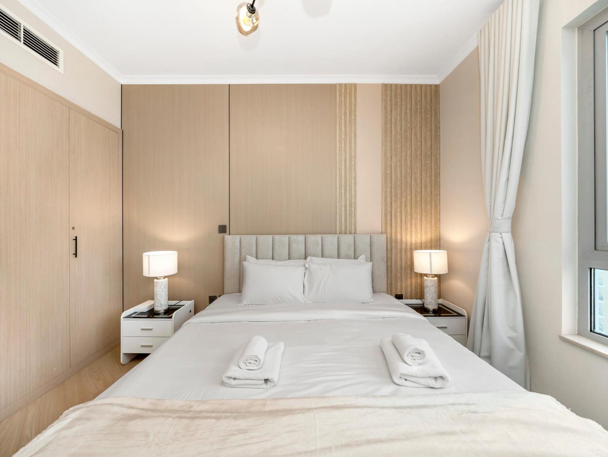 4 Bhk In Downtown With Iconic Burj Khalifa Views, 2 Minutes Walk To Dubai Mall Dubai